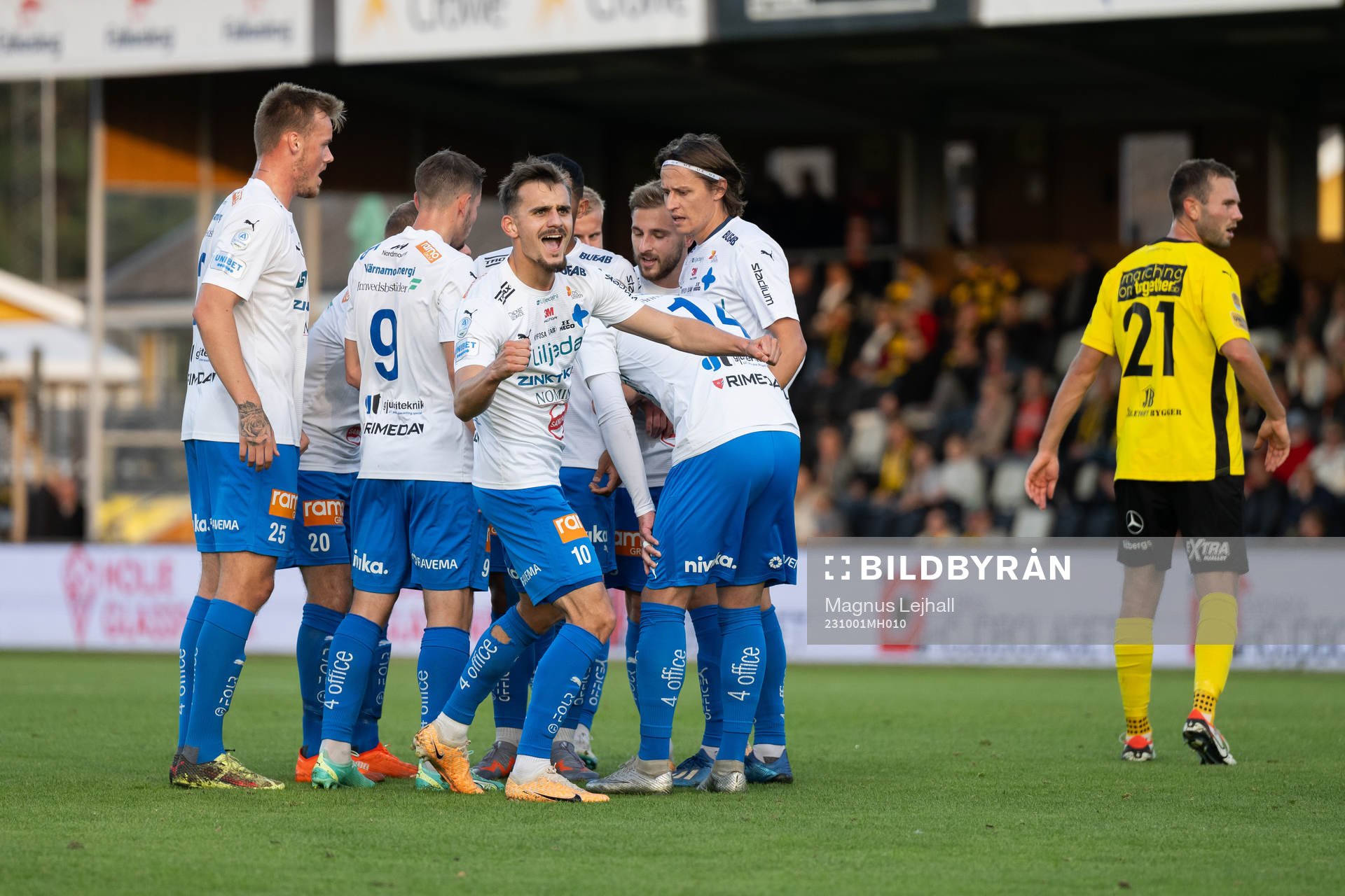 Värnamos Ajdin Zeljkovic jublar