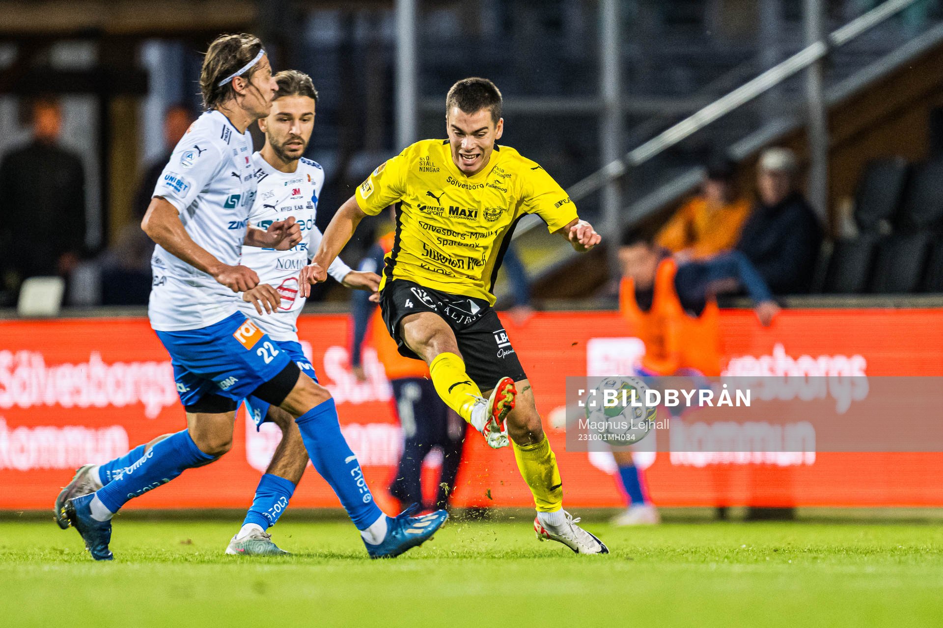 Mjällbys Leo Walta och Värnamos Simon Thern