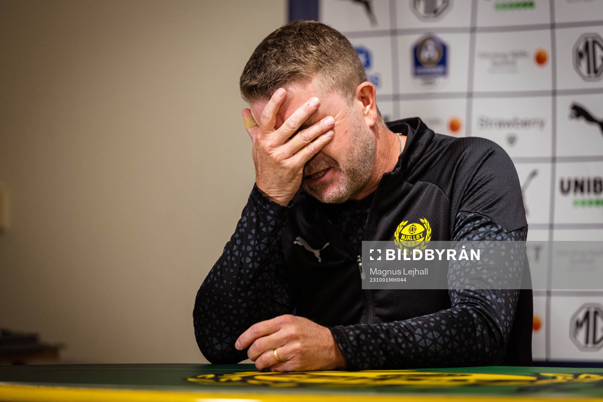 Mjällbys tränare Anders Torstensson deppar