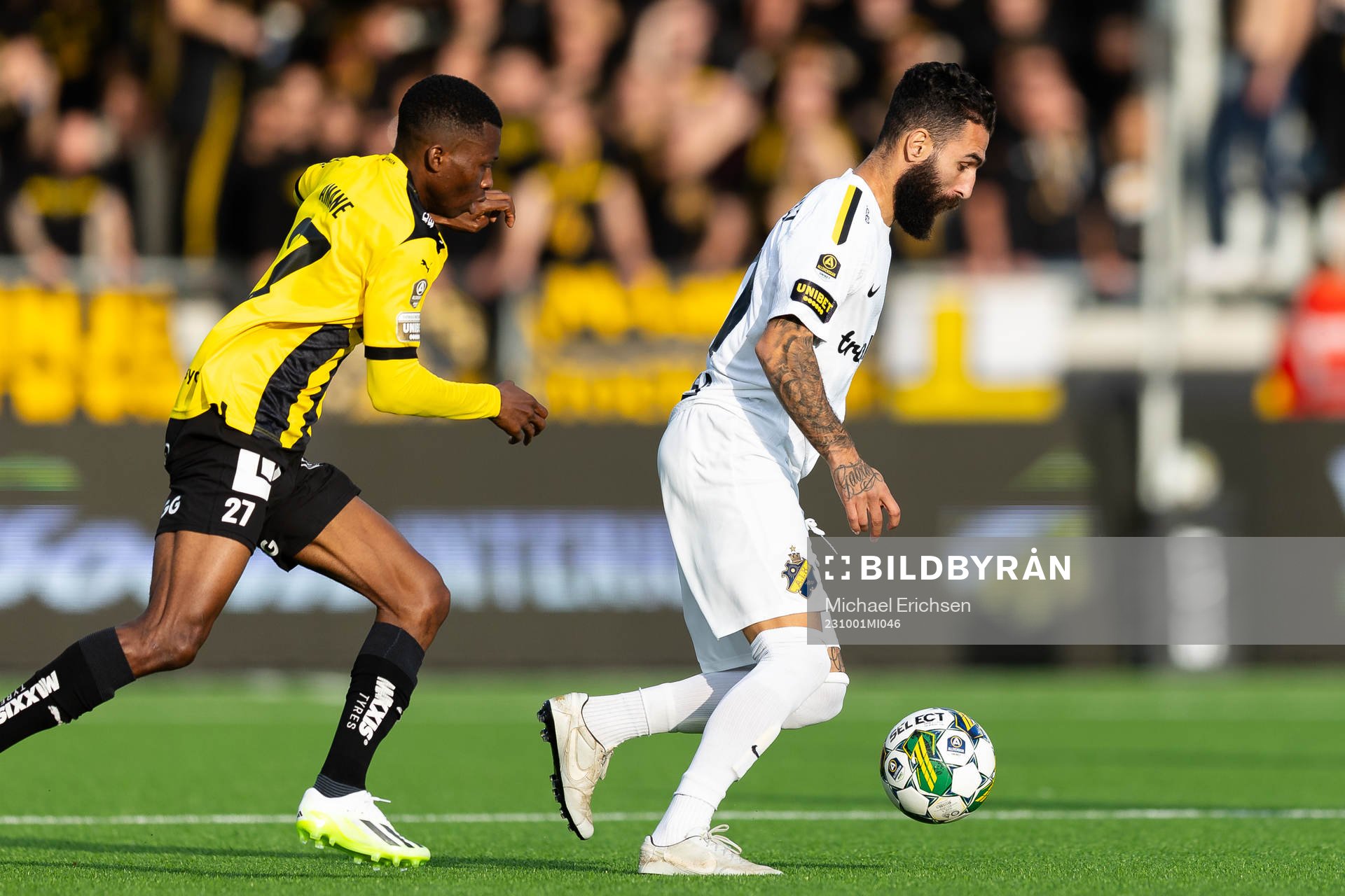 Häckens Akoua Romeo Amane och AIKs Jimmy Durmaz