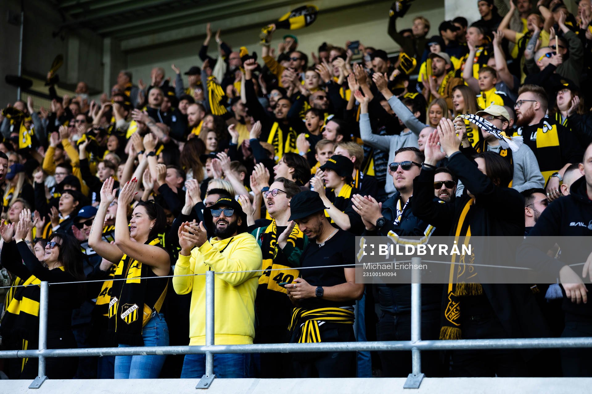 Häckens klack jublar efter fotbollsmatchen i Allsvenskan mellan Häcken och AIK den 1 oktober 2023 i Göteborg. 