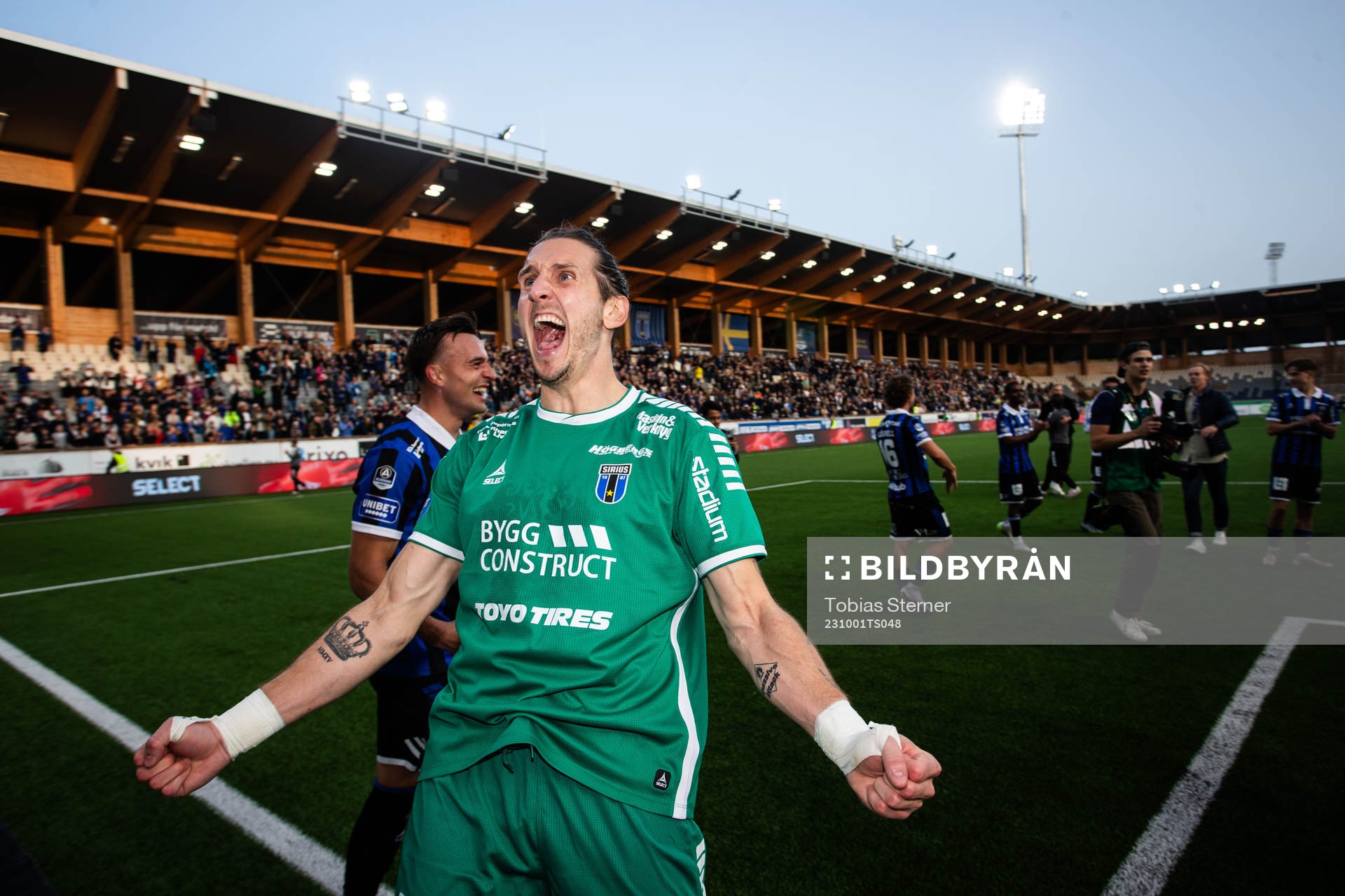 Sirius målvakt David Mitov Nilsson jublar