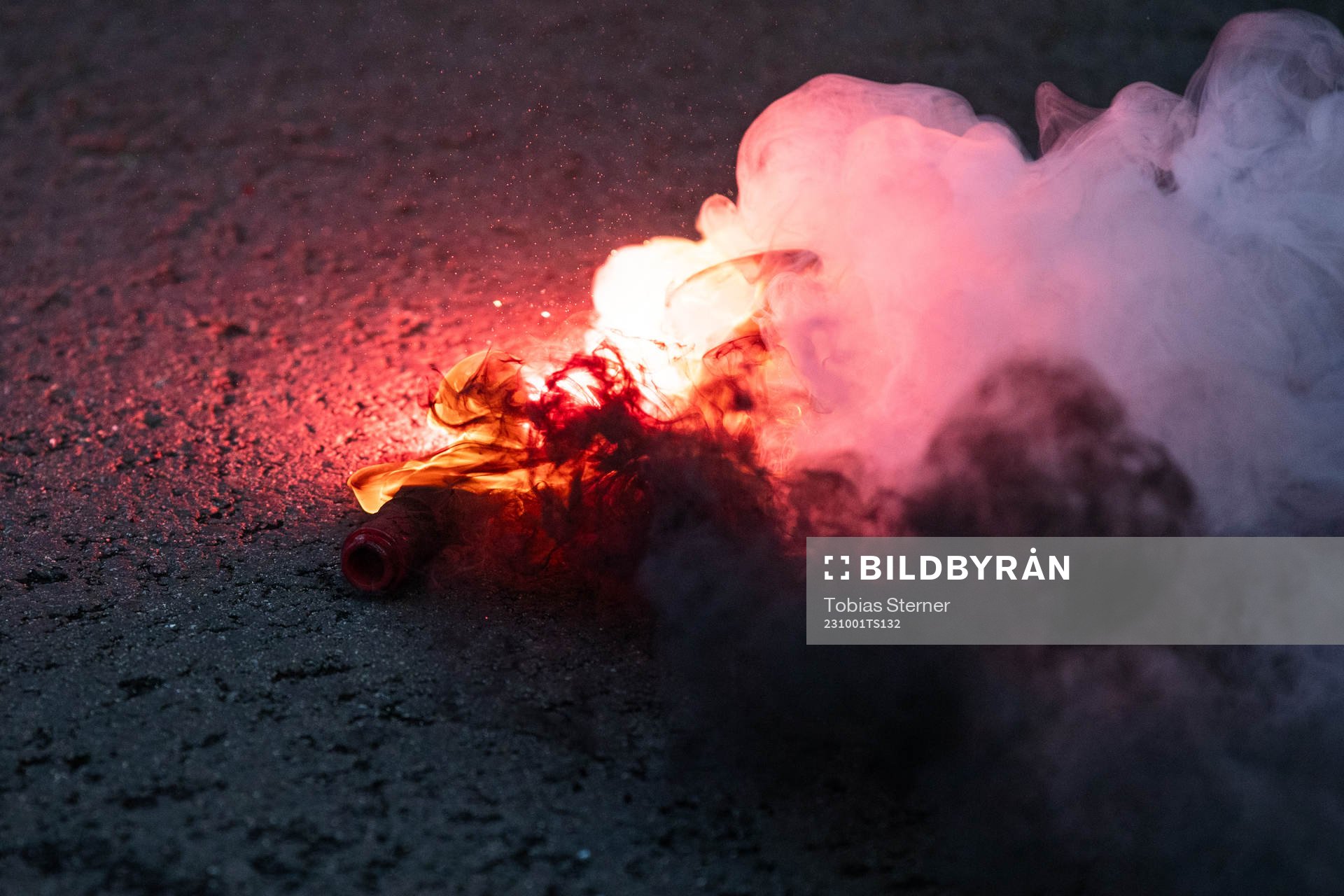 Brinnande pyroteknik