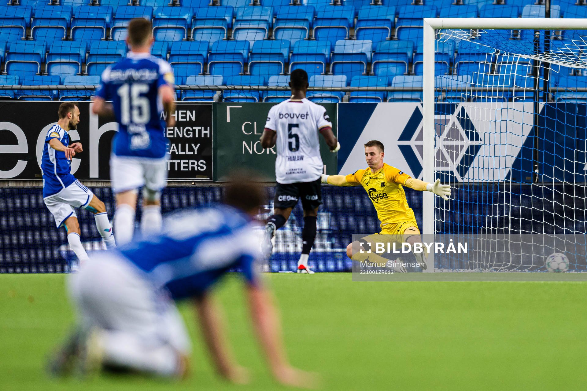 Magnus Wolff Eikrem of Molde scores the 4-0 goal