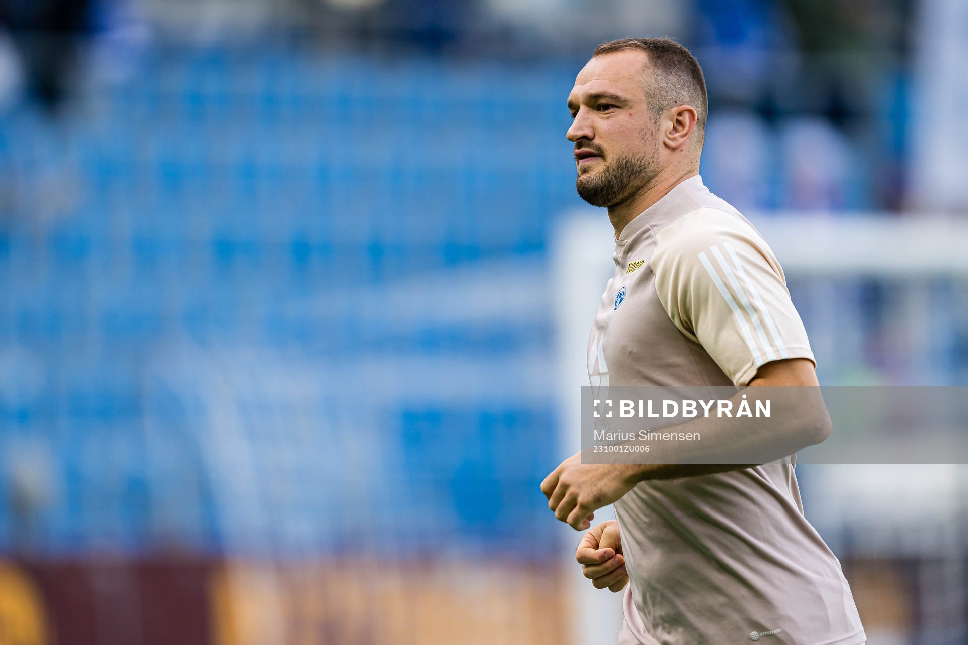 Veton Berisha of Molde warms up