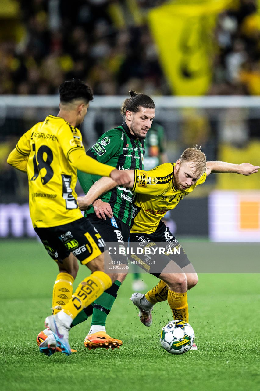 Varbergs Adnan Maric och Elfsborgs Sveinn Guðjohnsen
