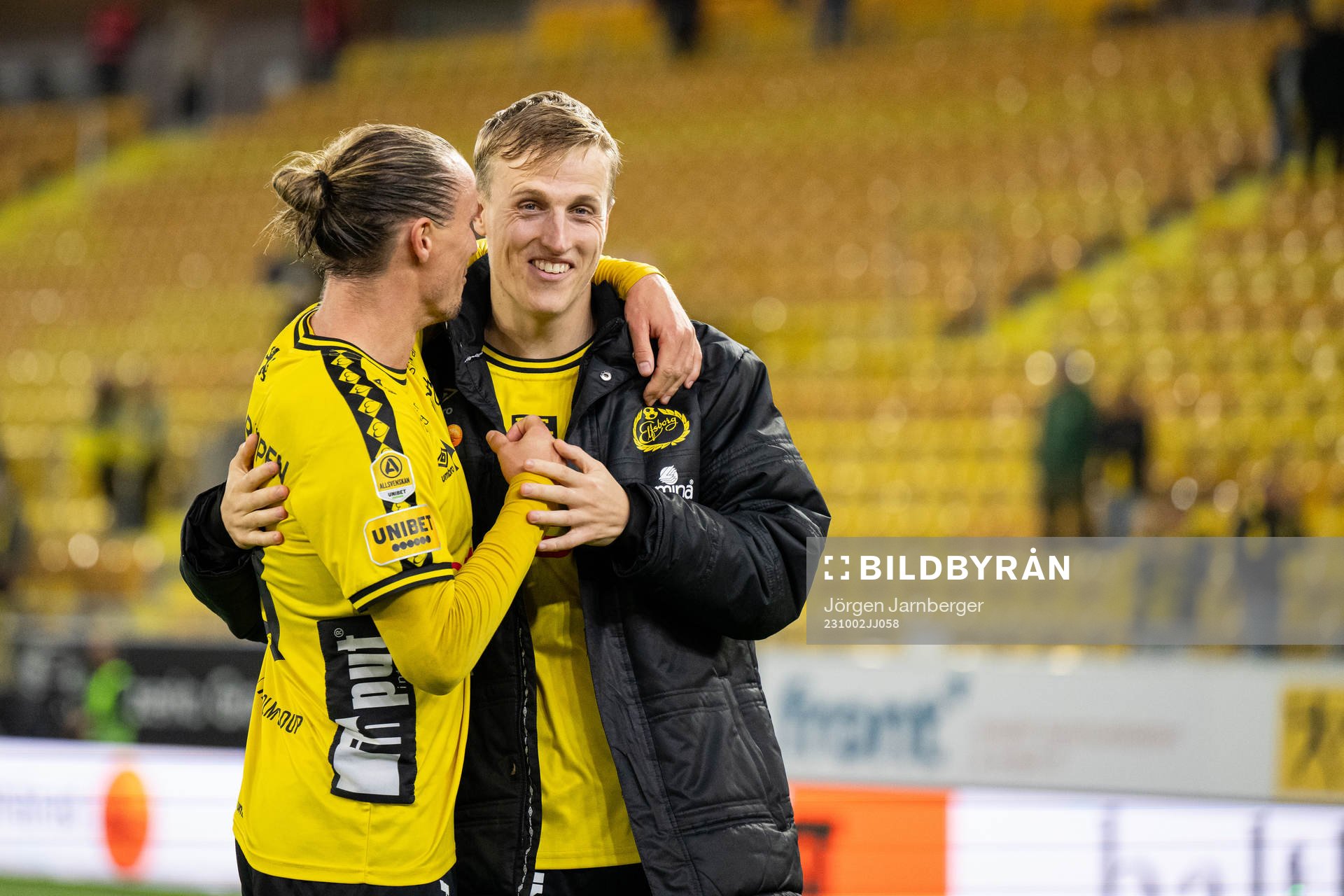 Elfsborgs Niklas Hult och Jeppe Møldrup Okkels jublar