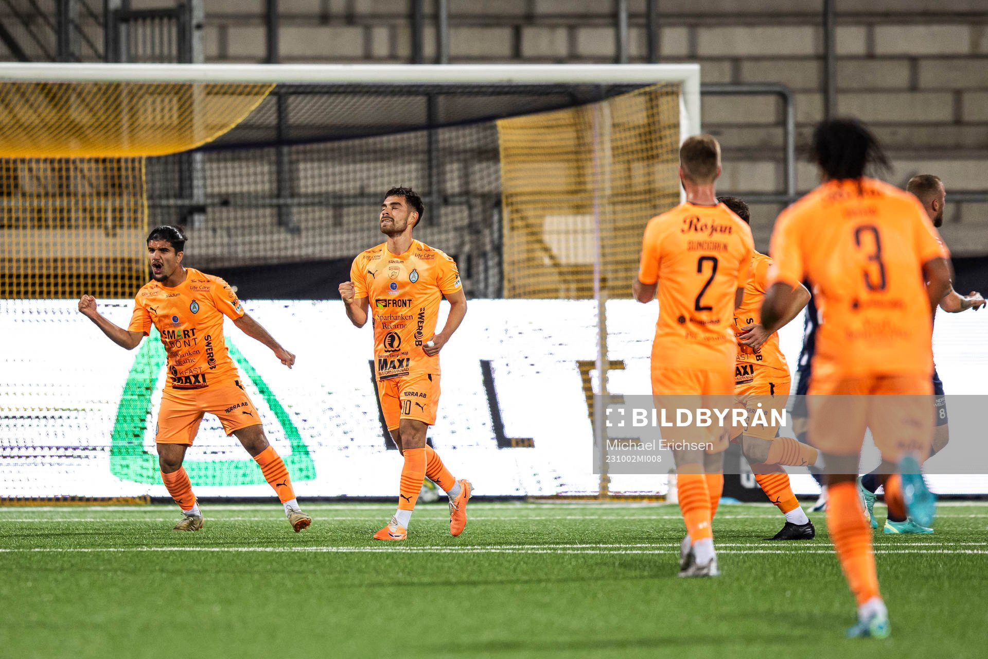 AFC Eskilstunas David Marcelo Palomino jublar