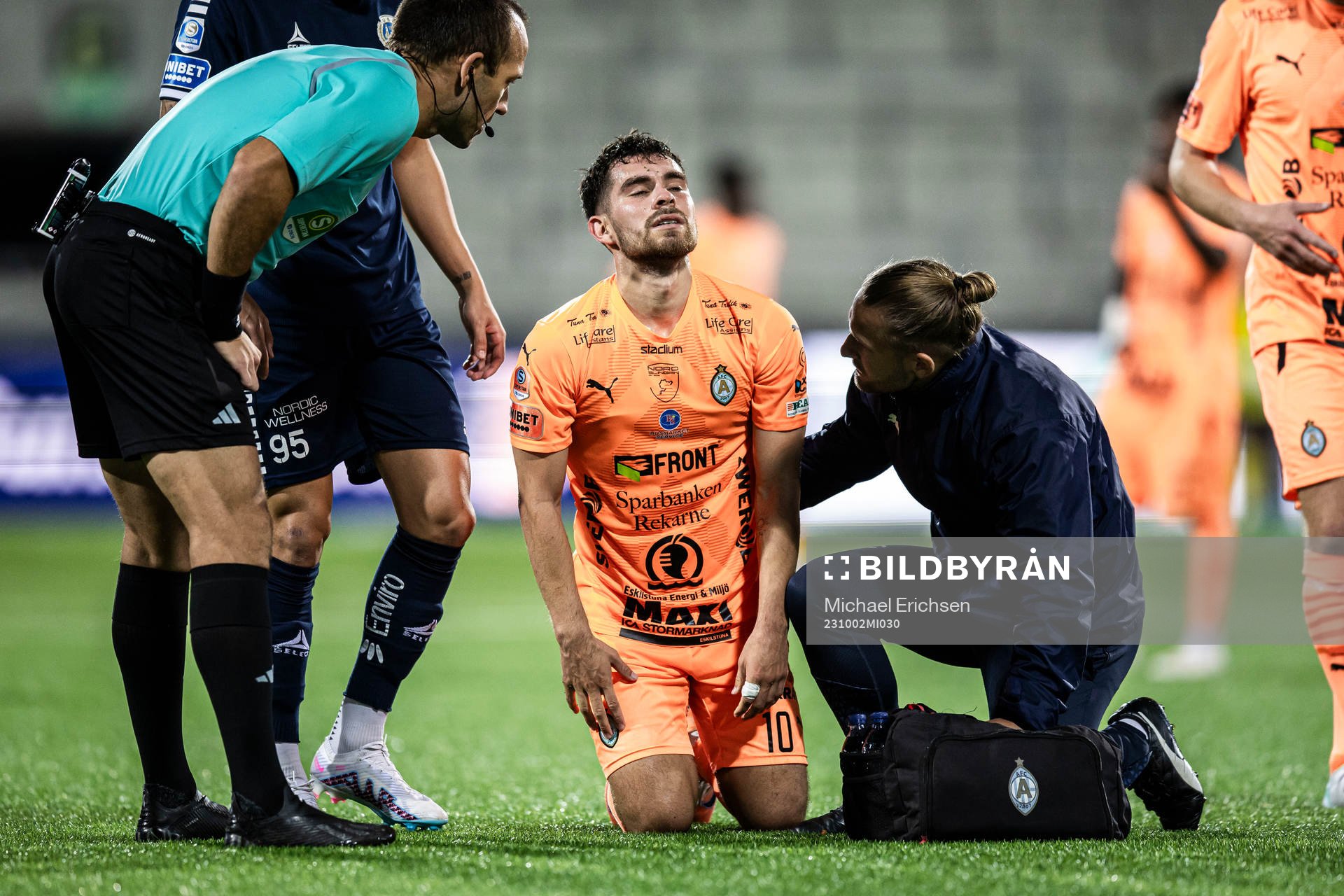 AFC Eskilstunas David Marcelo Palomino har ont