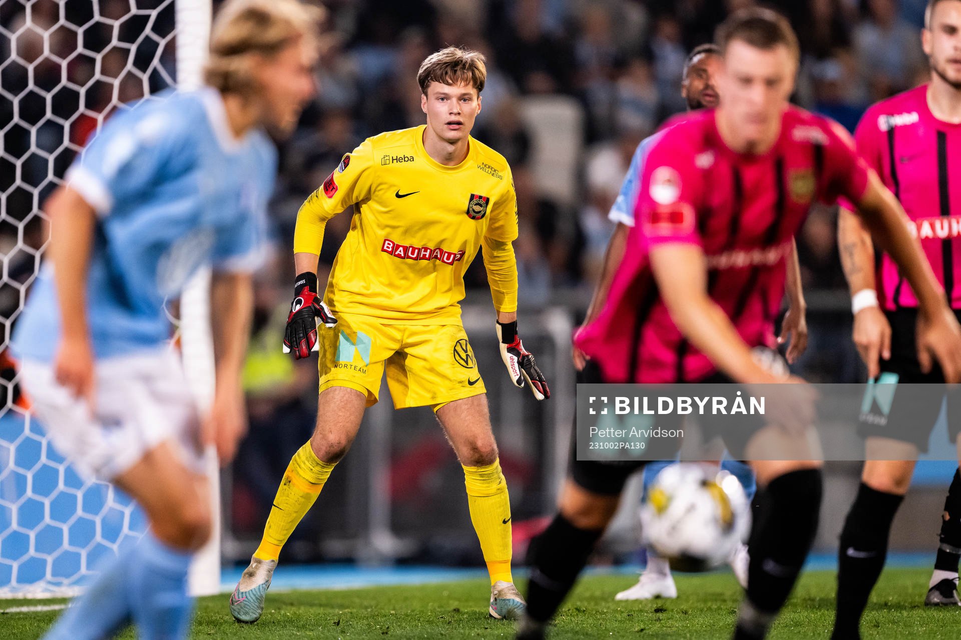 Brommapojkarnas målvakt Filip Sidklev