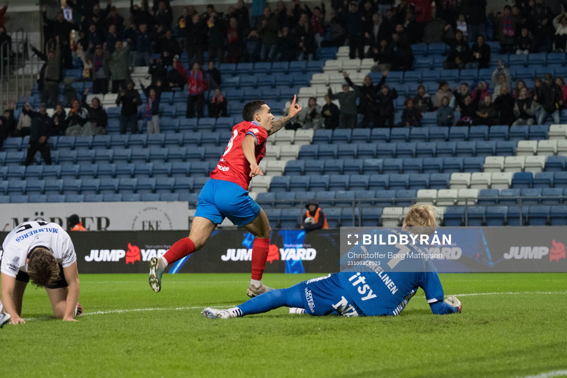 Helsingborgs Lucas Lima jublar efter 1-0 under fotbollsmatchen i Superettan mellan Helsingborg och Örebro den 3 oktober 2023 i Helsingborg.