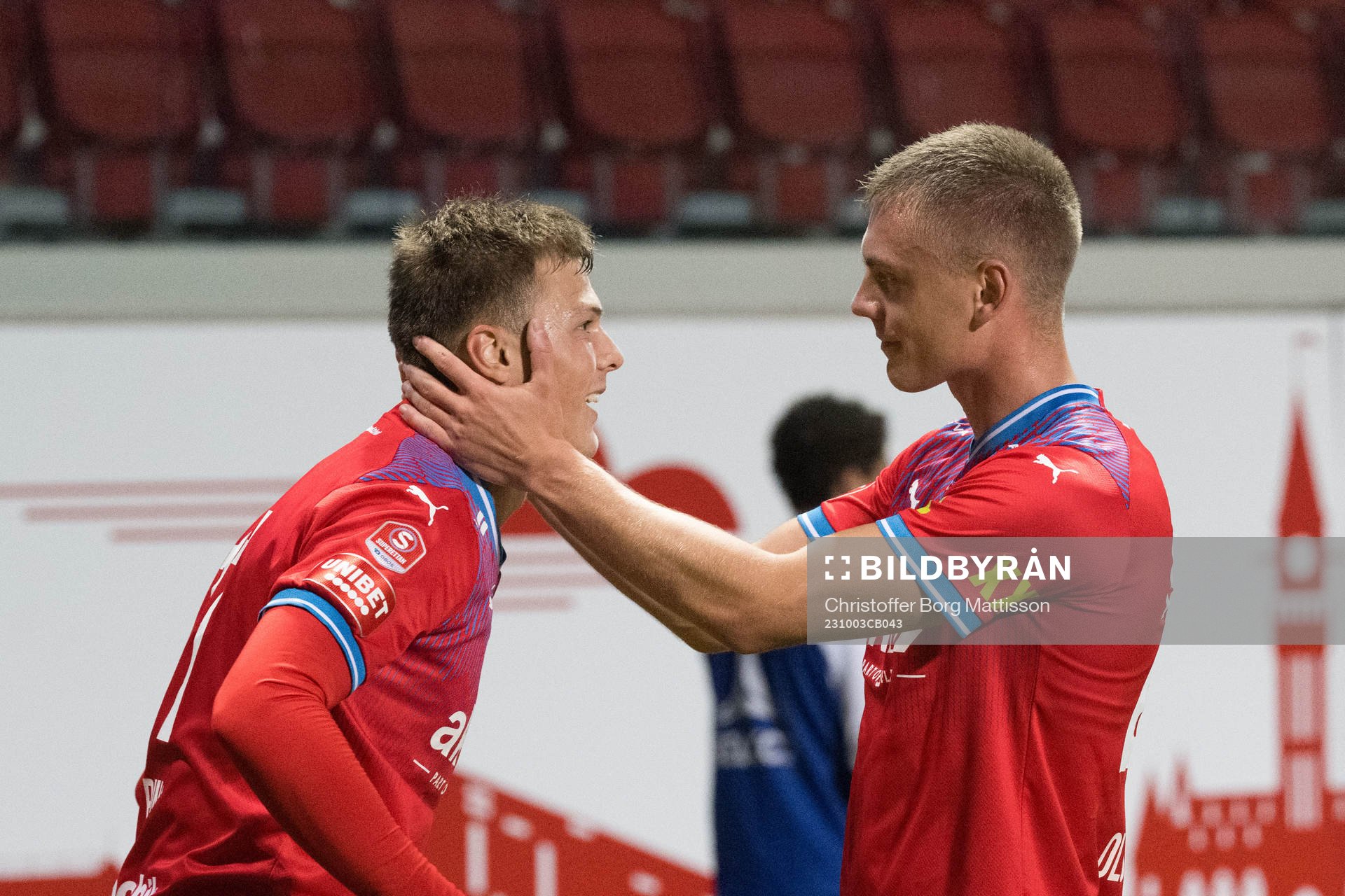 Helsingborgs Erik Ring och Dennis Olsson jublar