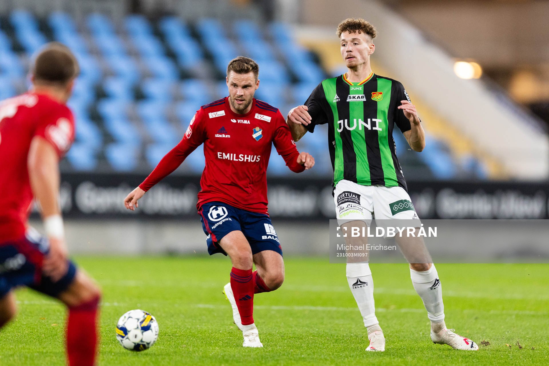 Östers Niklas Söderberg och GAIS Anes Cardaklija