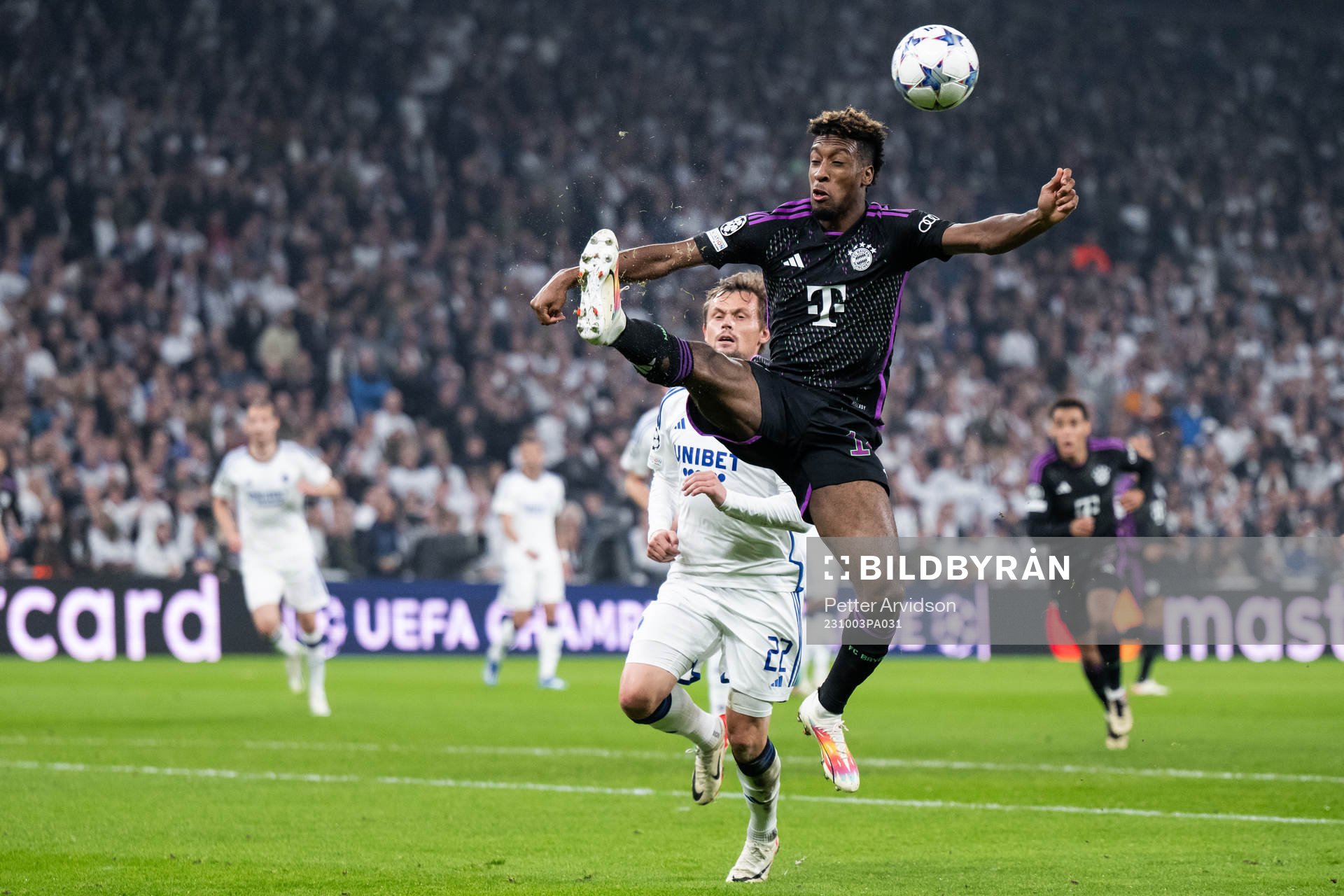 Peter Ankersen of Copenhagen and Kingsley Coman of Bayern