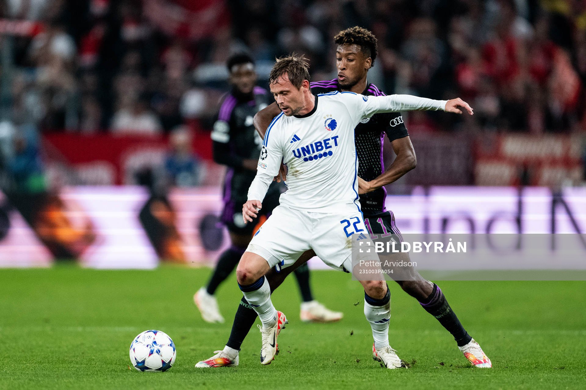Peter Ankersen of Copenhagen and Kingsley Coman of Bayern