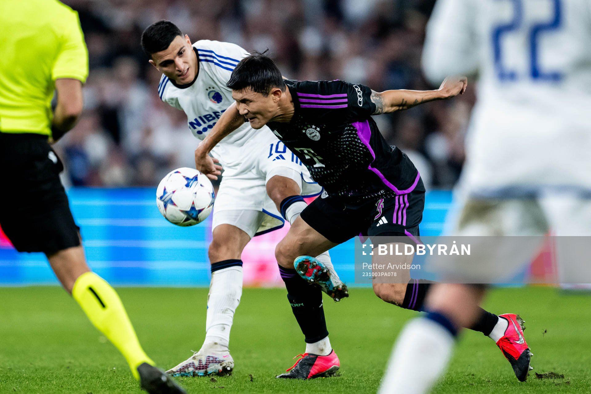 Mohamed Elyounoussi of Copenhagen and Minjae Kim of Bayern