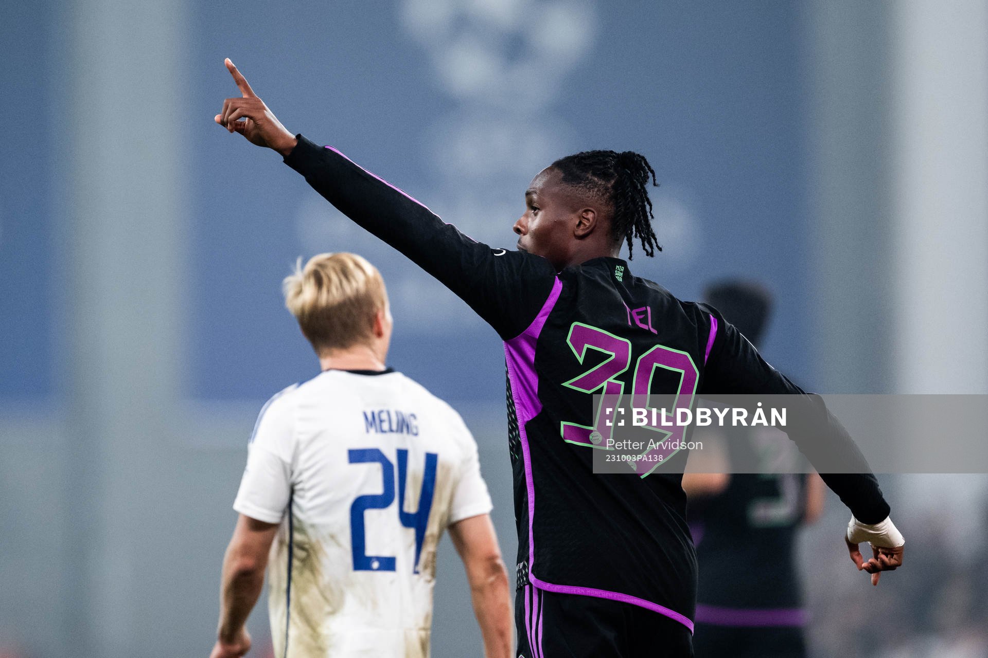 Mathys Tel of Bayern Munich  celebrates
