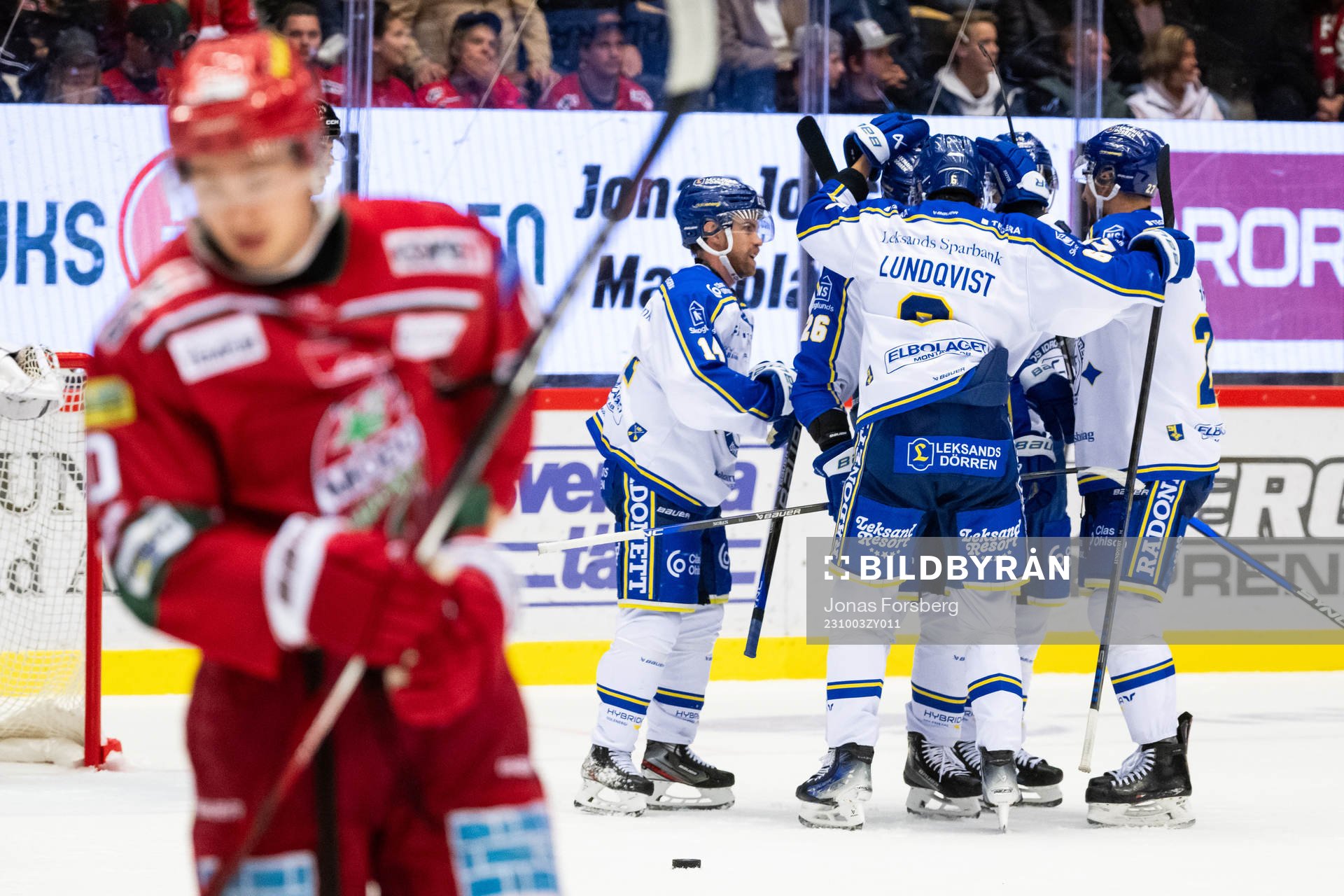 Leksands Marek Hrivik jublar med lagkamrater