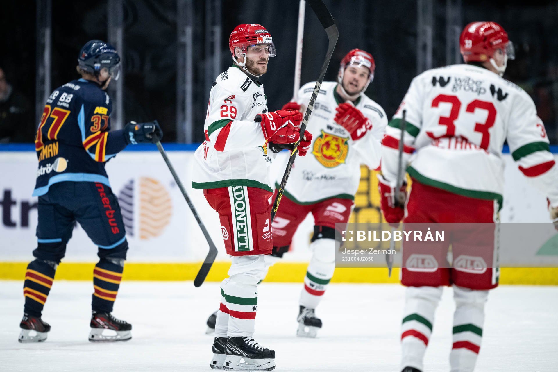 Moras Johan Persson jublar eftr 0-1