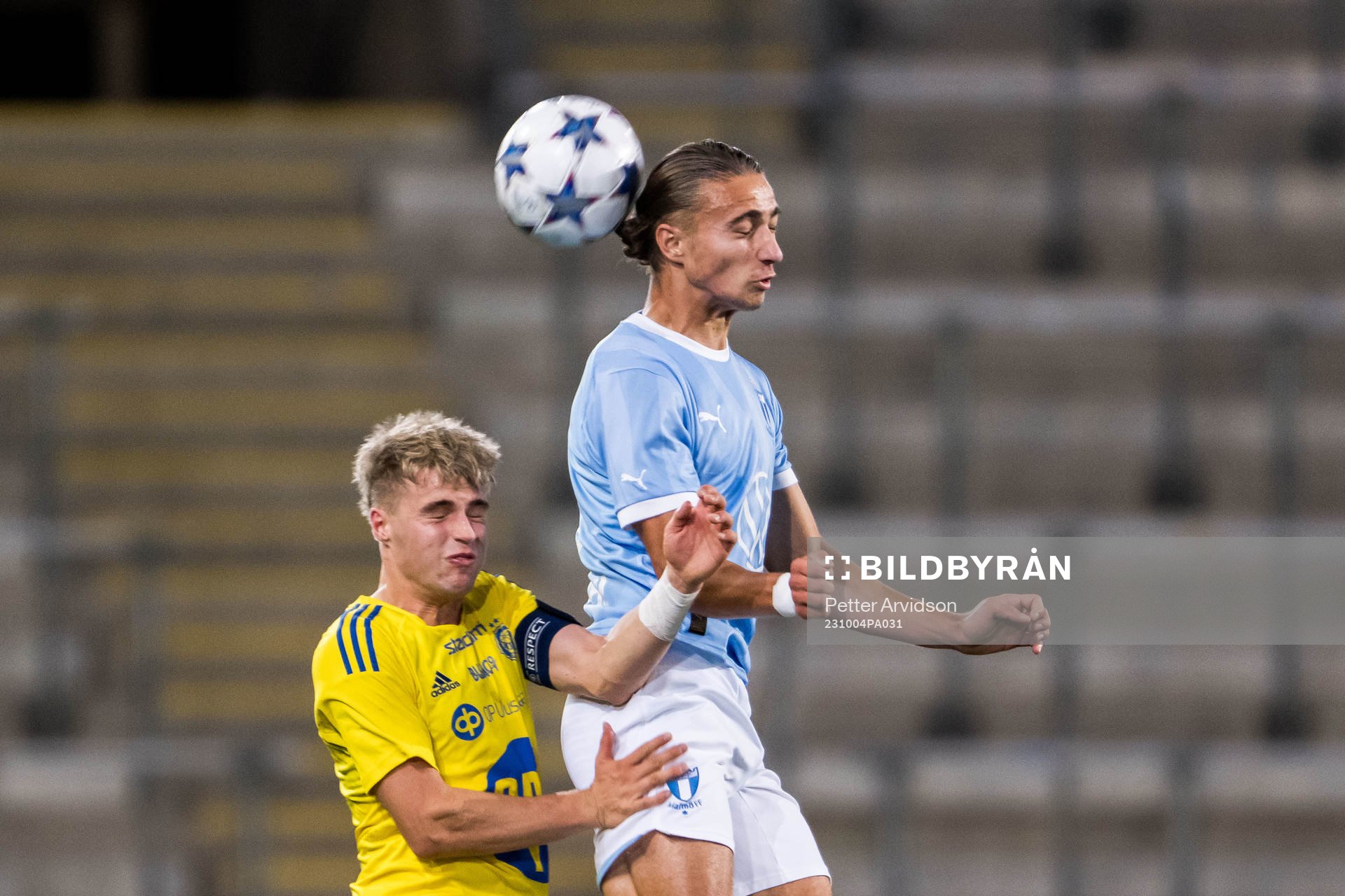 Malmö FFs Elison Makolli och Helsingfors Ville Vuorinen