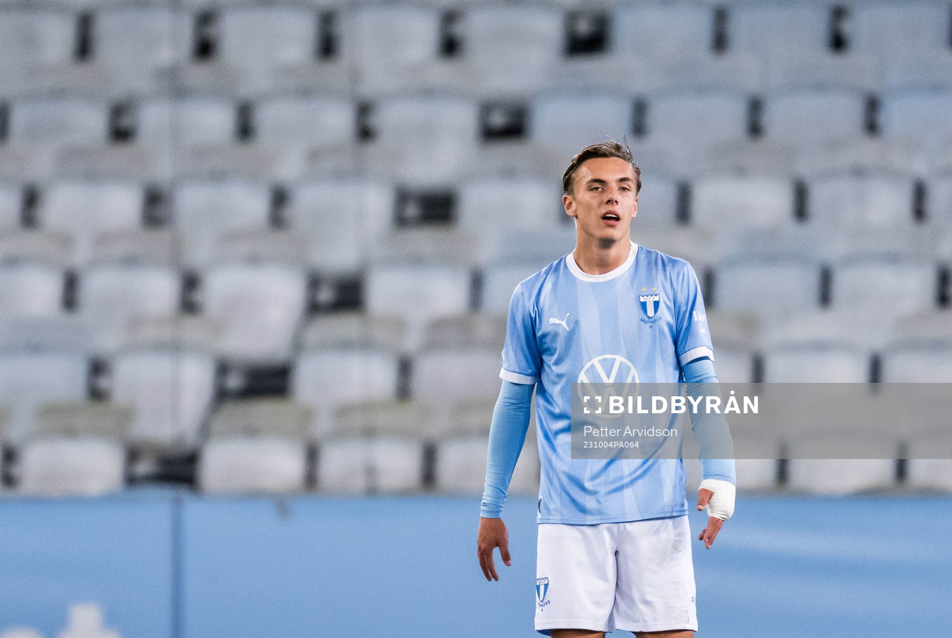 Malmö FFs Simon Lindfors under fotbollsmatchen i UEFA Youth League mellan Malmö FF och Helsingfors den 4 oktober 2023 i Malmö.