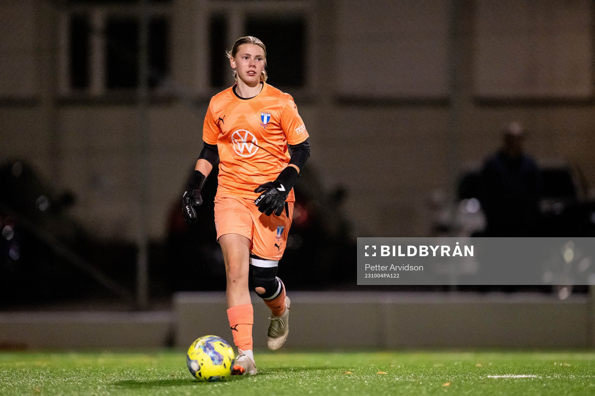 Malmö FFs målvakt Tilda Bossner under fotbollsmatchen i Division 4 Sydvästra Skåne mellan Malmö FF Akademi och Ystads IF den 4 oktober 2023 i Malmö.