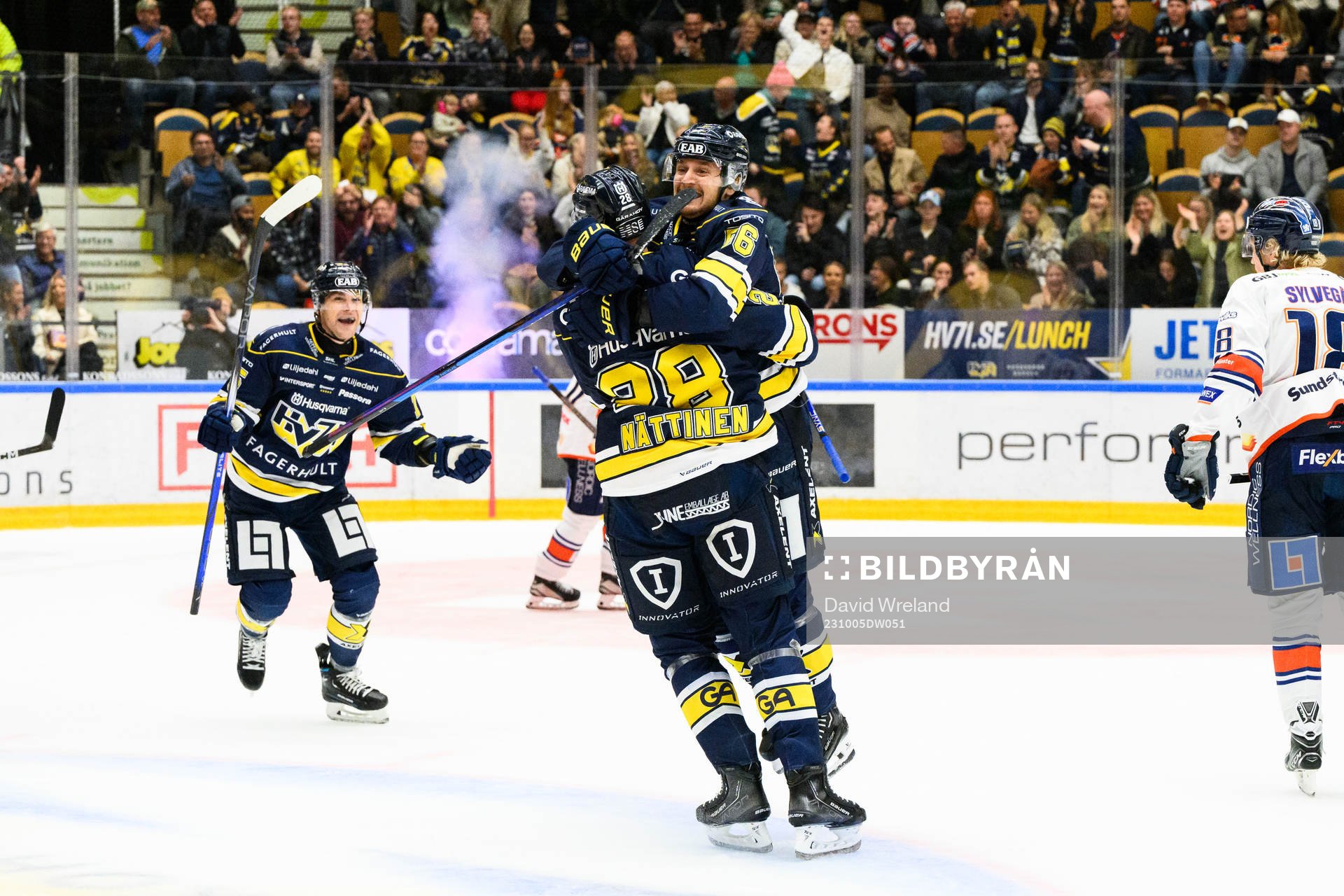 HV71s Fredrik Forsberg  jublar