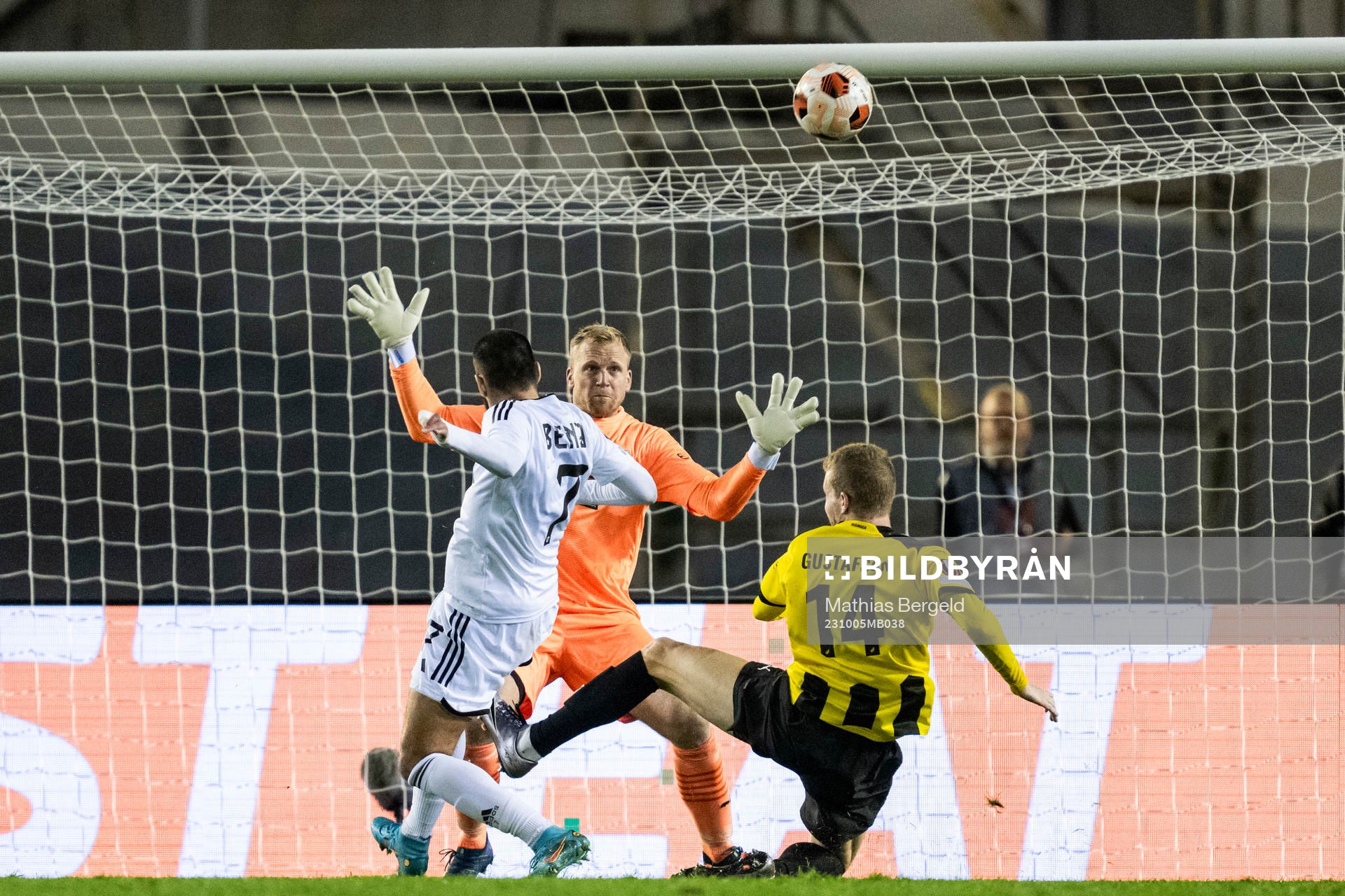 Yassine Benzia of Qarabag against goalkeeper Peter