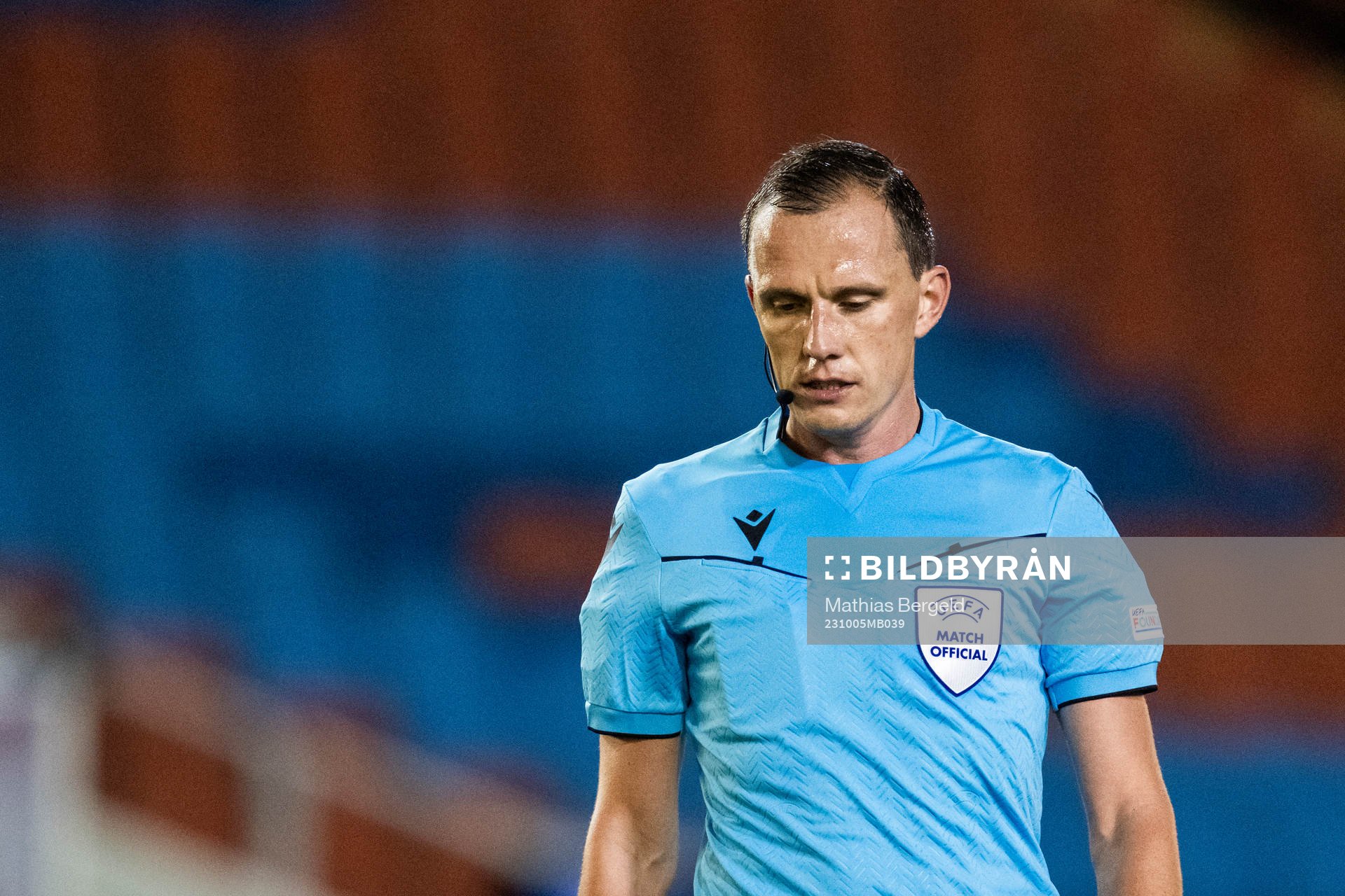 Referee Sebastian Gishamer