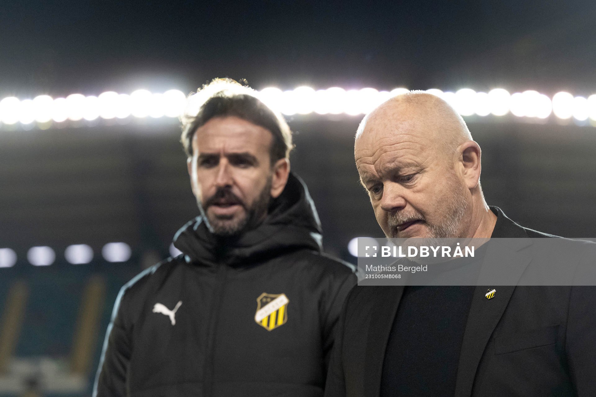 Head coach Per-Mathias Høgmo of Häcken looks dejected