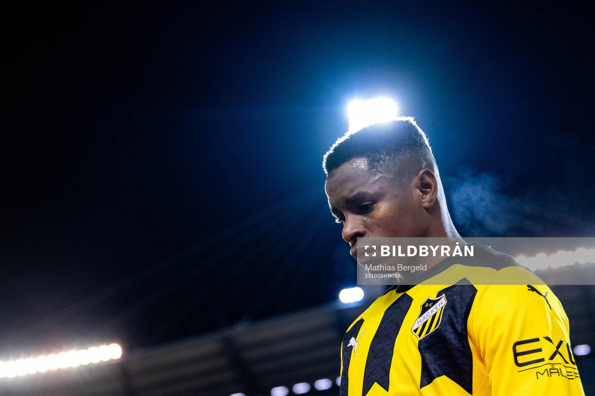 Abdulrazaq Ishaq of Häcken looks dejected