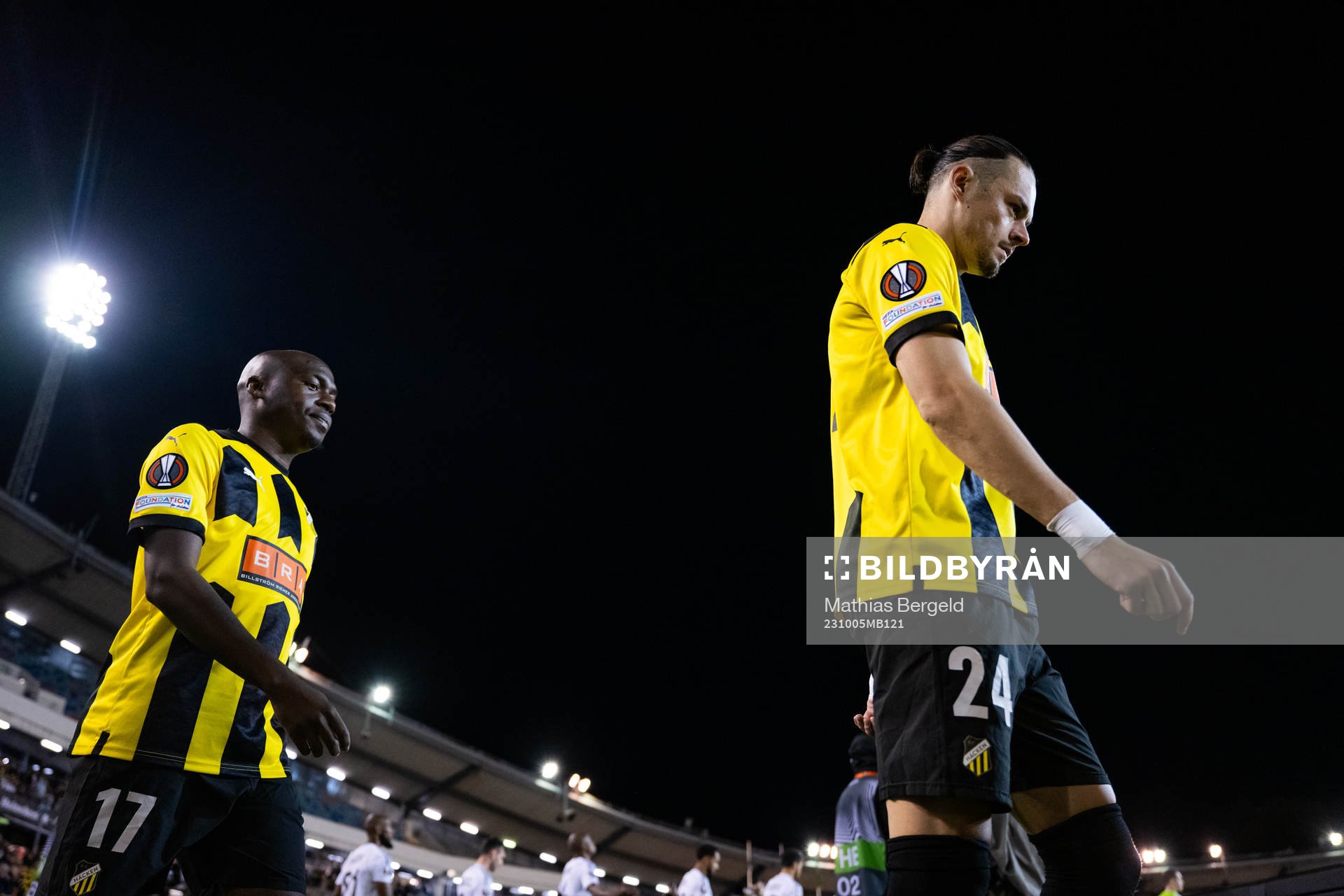 Edward Chilufya and Amor Layouni of Häcken enter the pitch