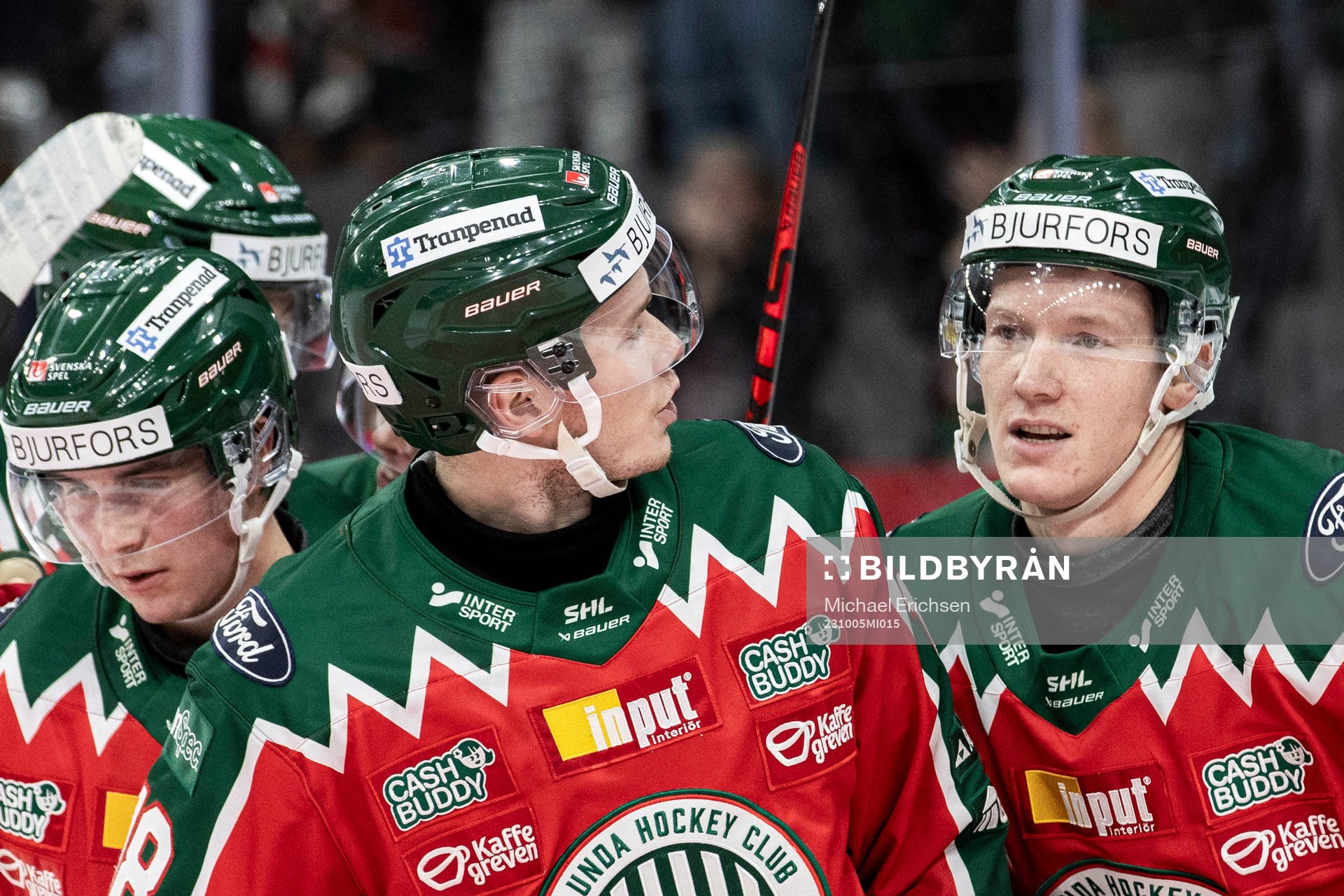 Frölundas Linus Öberg och Gustav Rydahl jublar