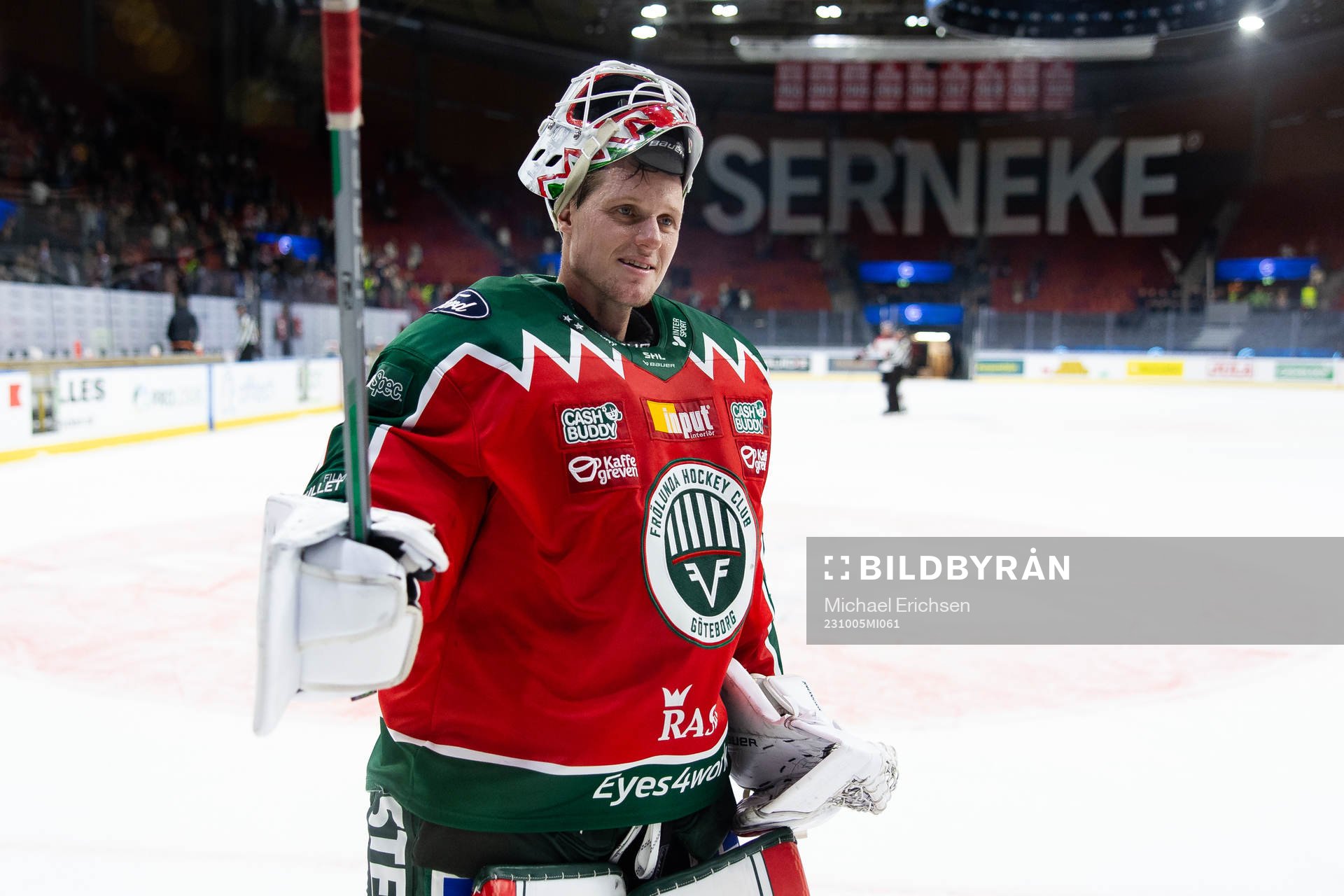 Frölundas målvakt Lars Johansson jublar