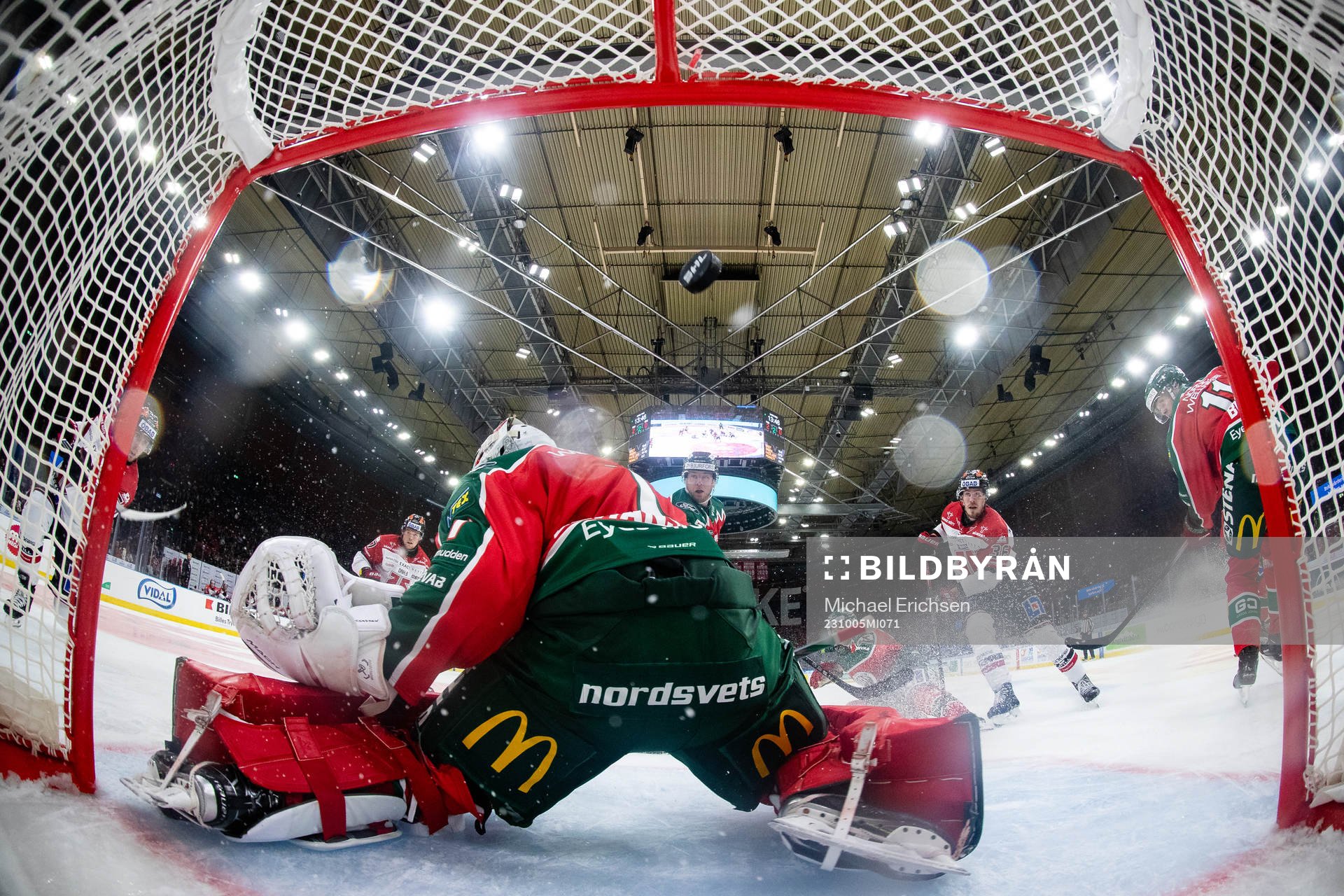 Örebros Robin Norell skjuter reduceringen till 2-1 i mål