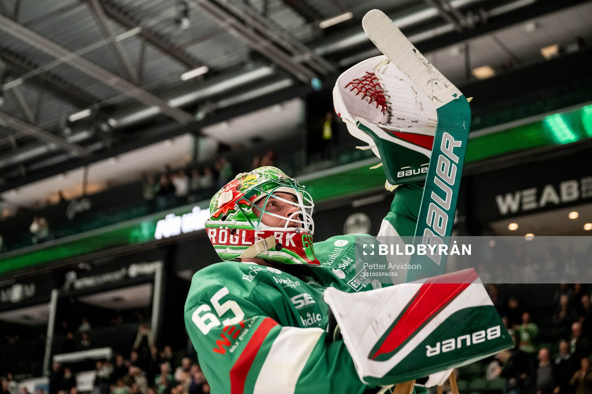 Rögles målvakt Christoffer Rifalk jublar