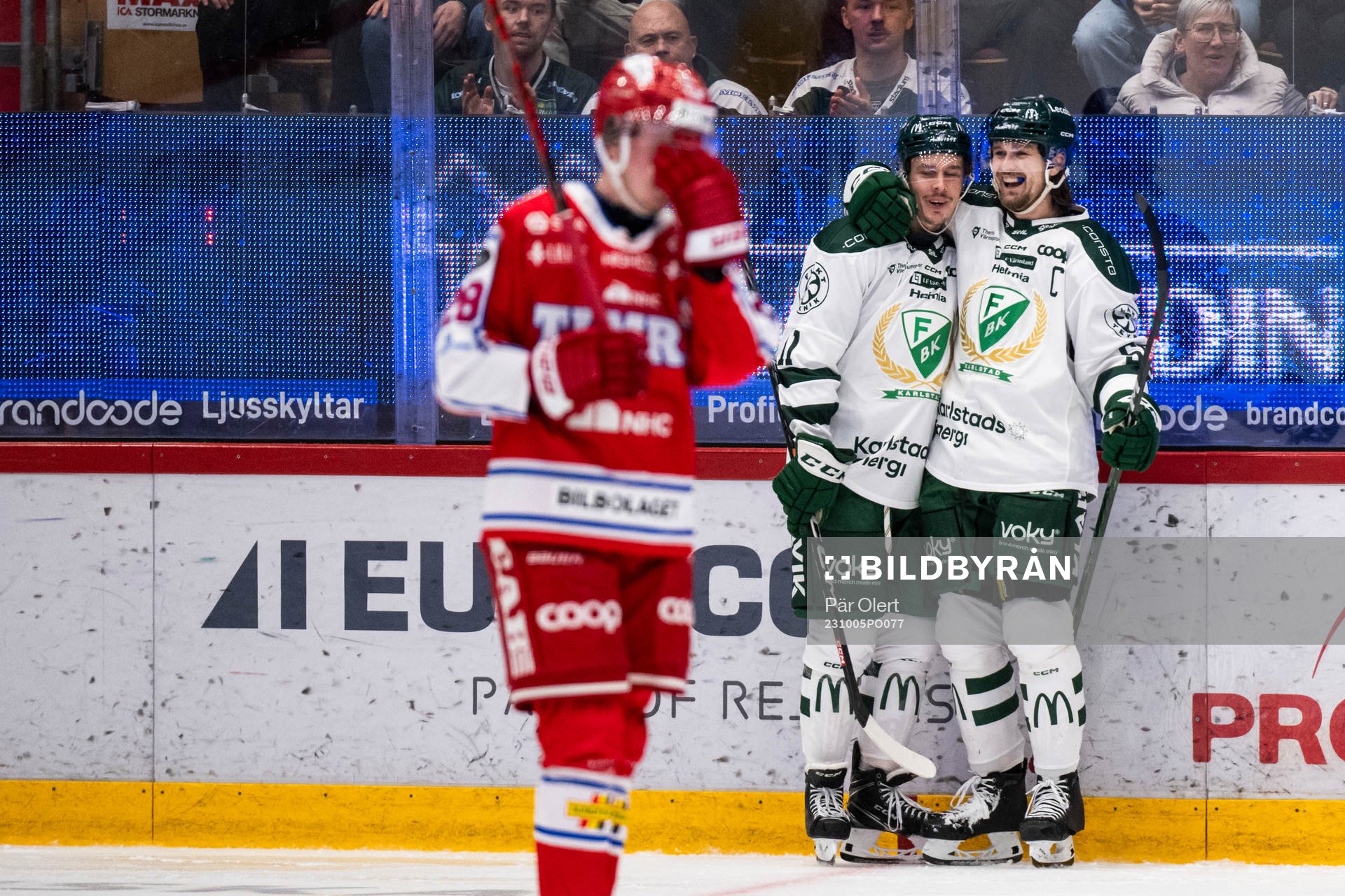 Färjestads Linus Johansson jublar