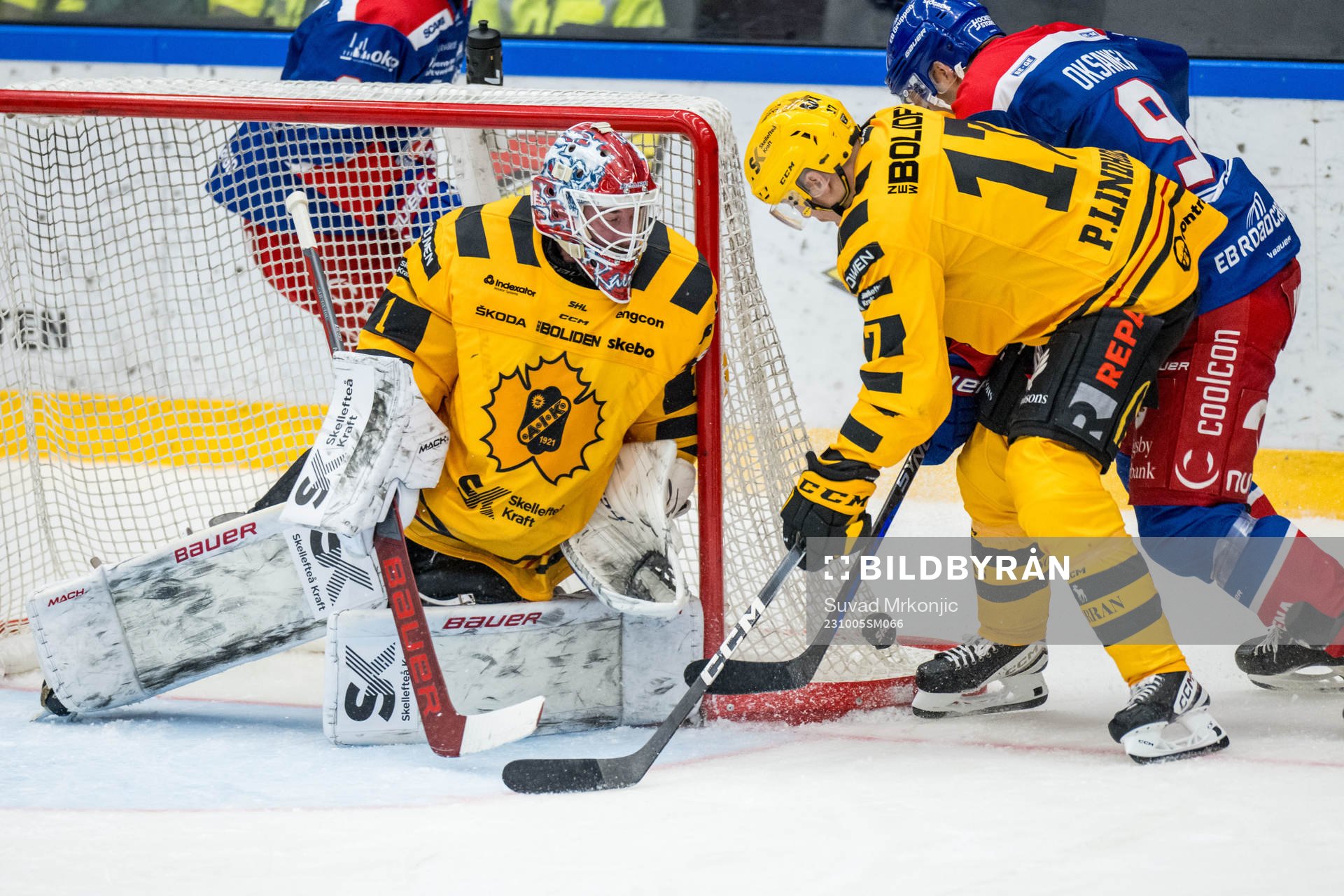 Skellefteås målvakt David Rautio och Pär Lindholm och