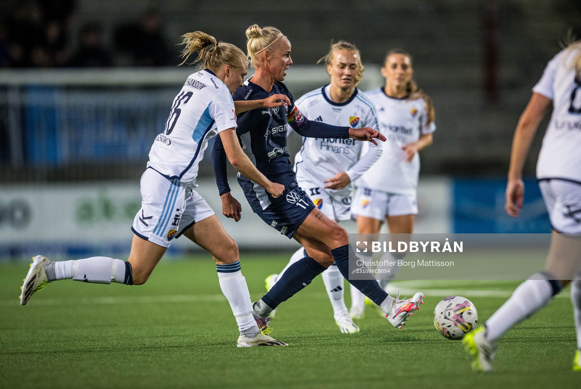 Djurgårdens Stinalisa Johansson och FC Rosengårds