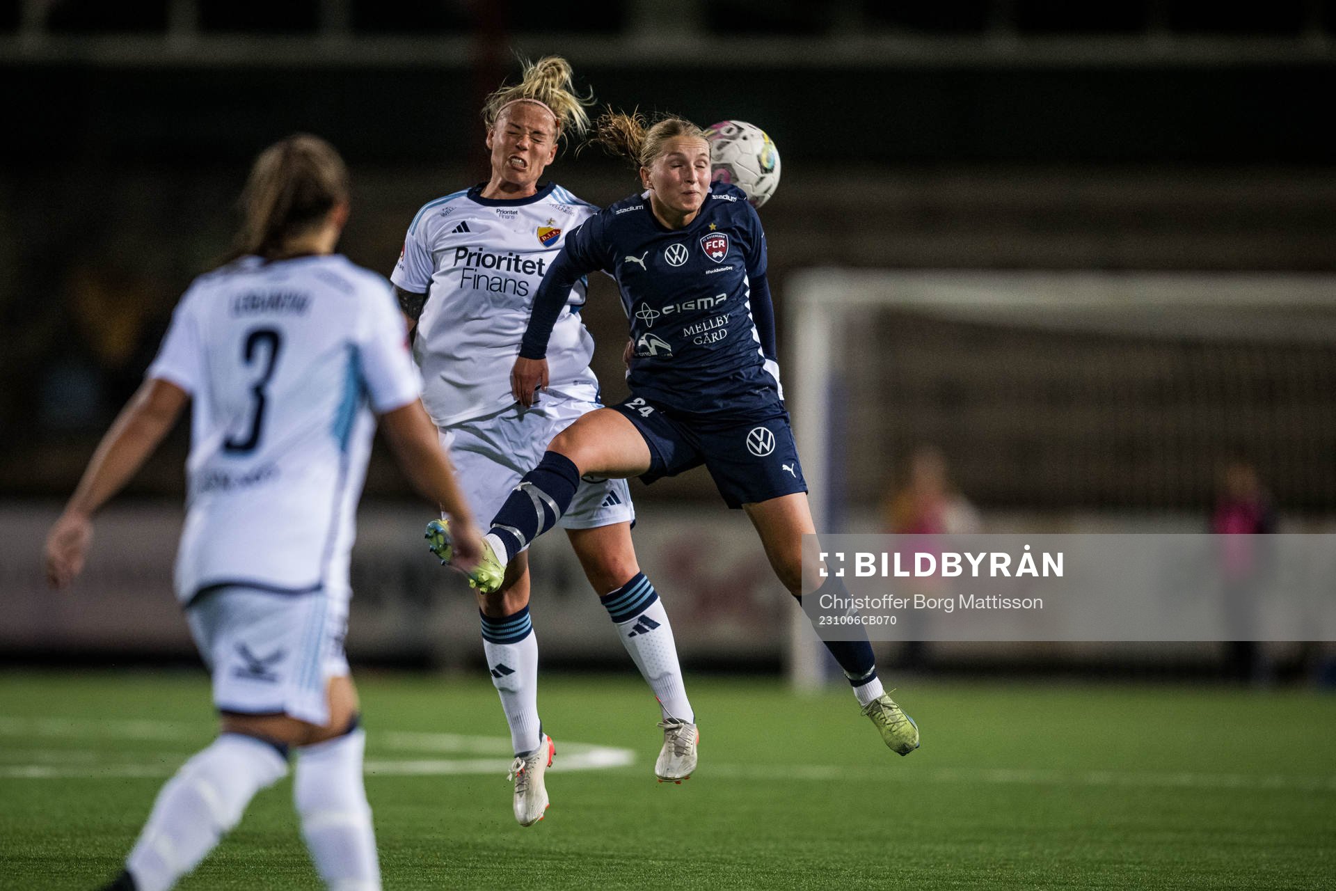Djurgårdens Therese Åsland och FC Rosengårds Hanna