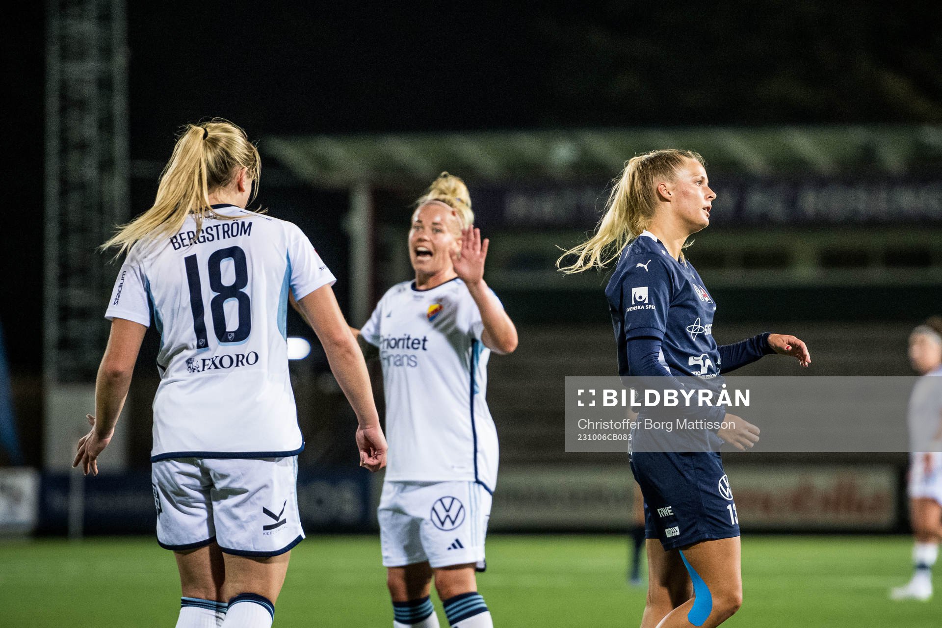 Djurgårdens Alice Bergström och Therese Åsland jublar
