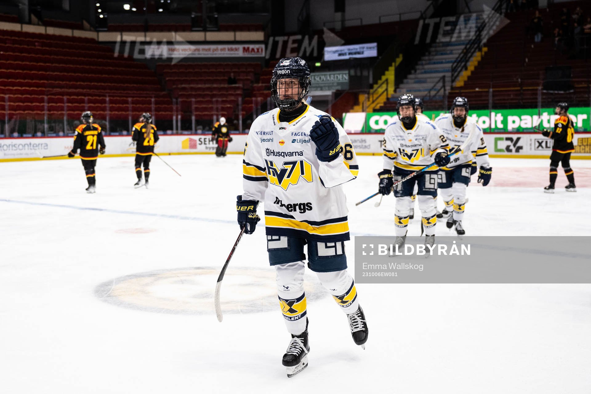 HV71s Anni Montonen jublar