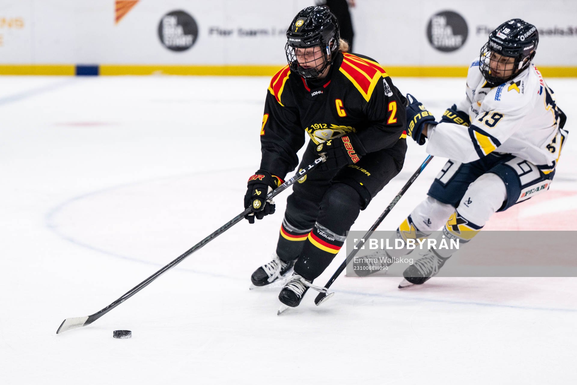 Brynäs Maja Nylen-Persson och HV71s Klara Seroiszkova