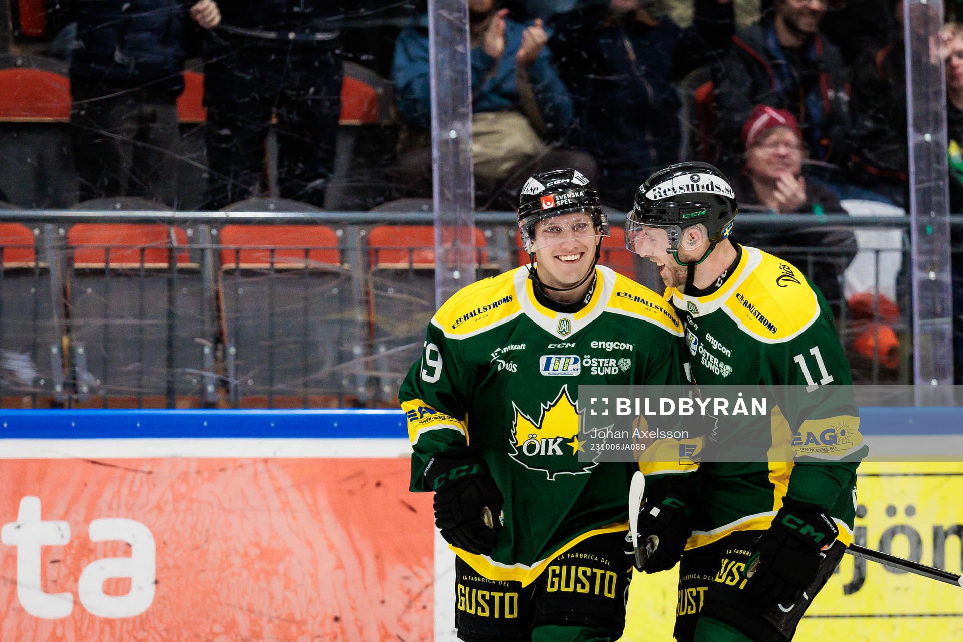 Östersunds Viktor Granholm och Josef Ingman jublar