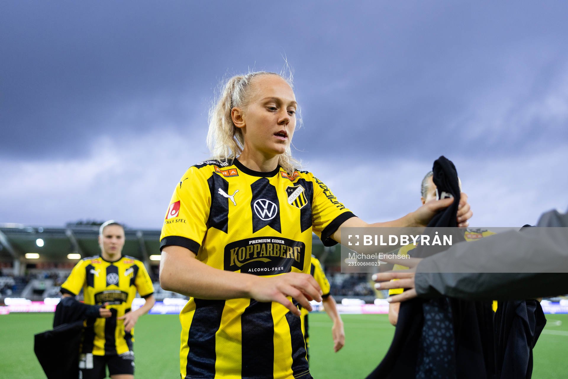 Häckens Molly Johansson innan fotbollsmatchen i