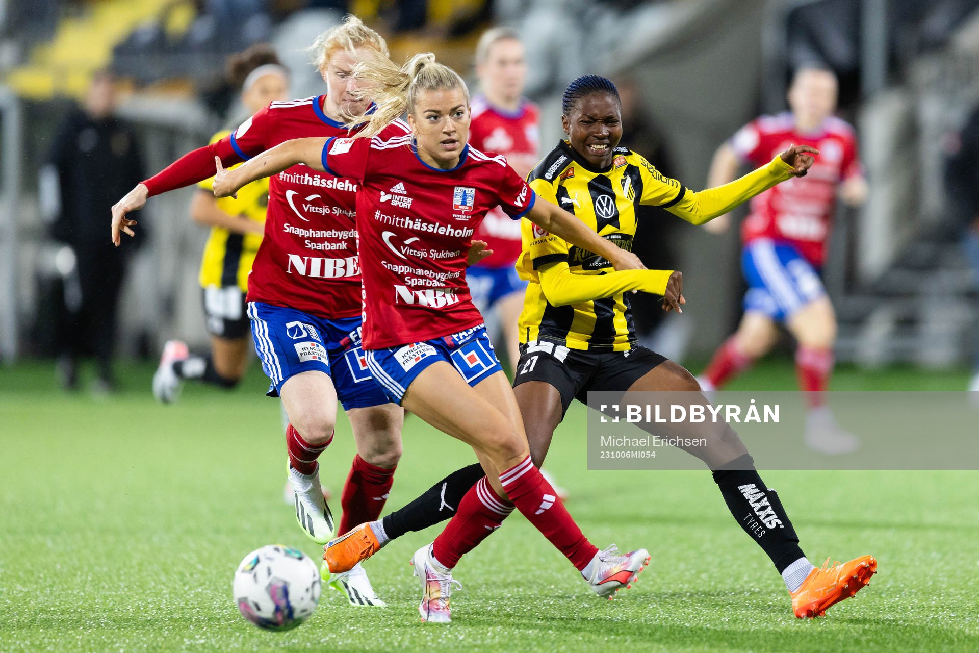Vittsjös Charlotte Grant och Häckens Aisha Masaka