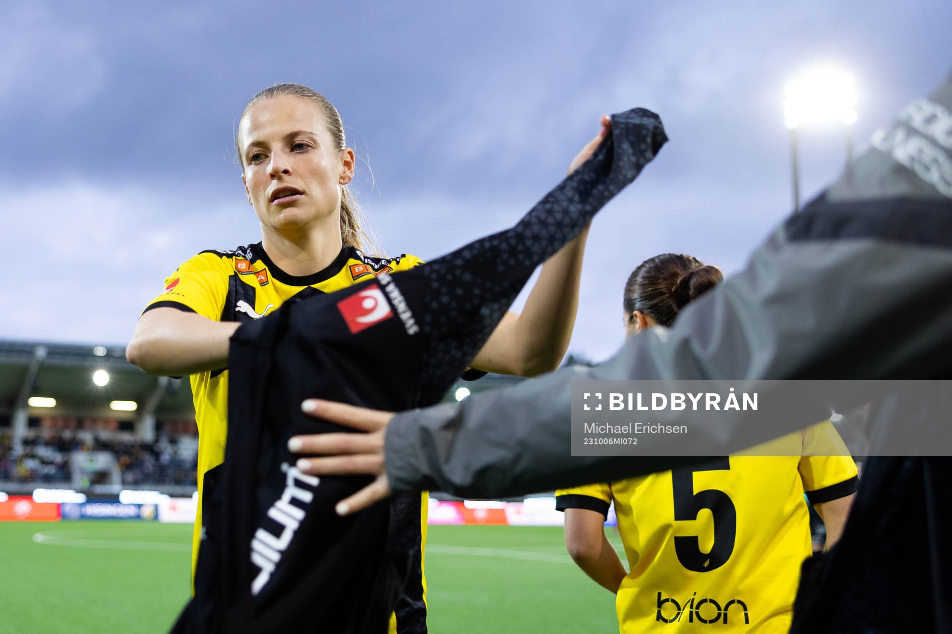 Häckens Anna Anvegård innan fotbollsmatchen i