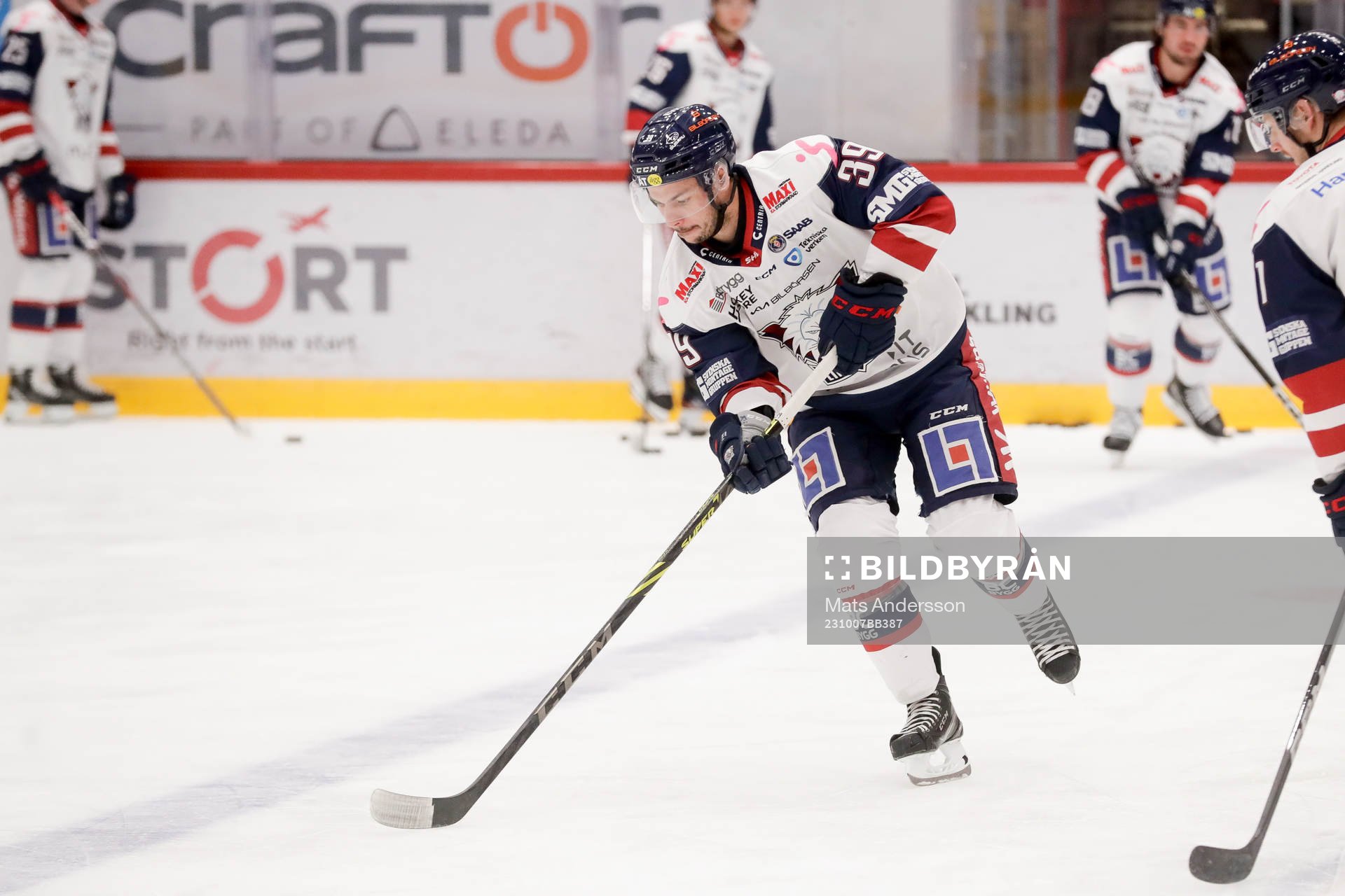 Linköpings Ty Rattie innan ishockeymatchen i SHL mellan