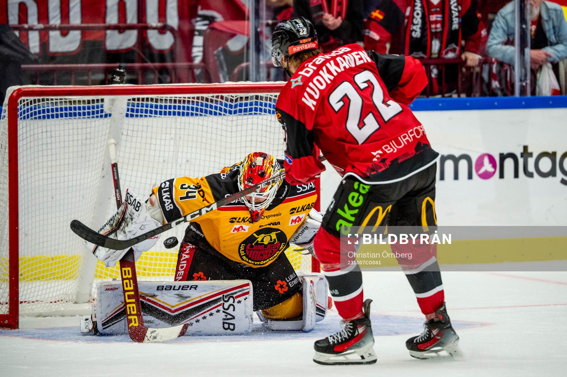 Malmö Redhawks Janne Kuokkanen sätter straff på Luleås