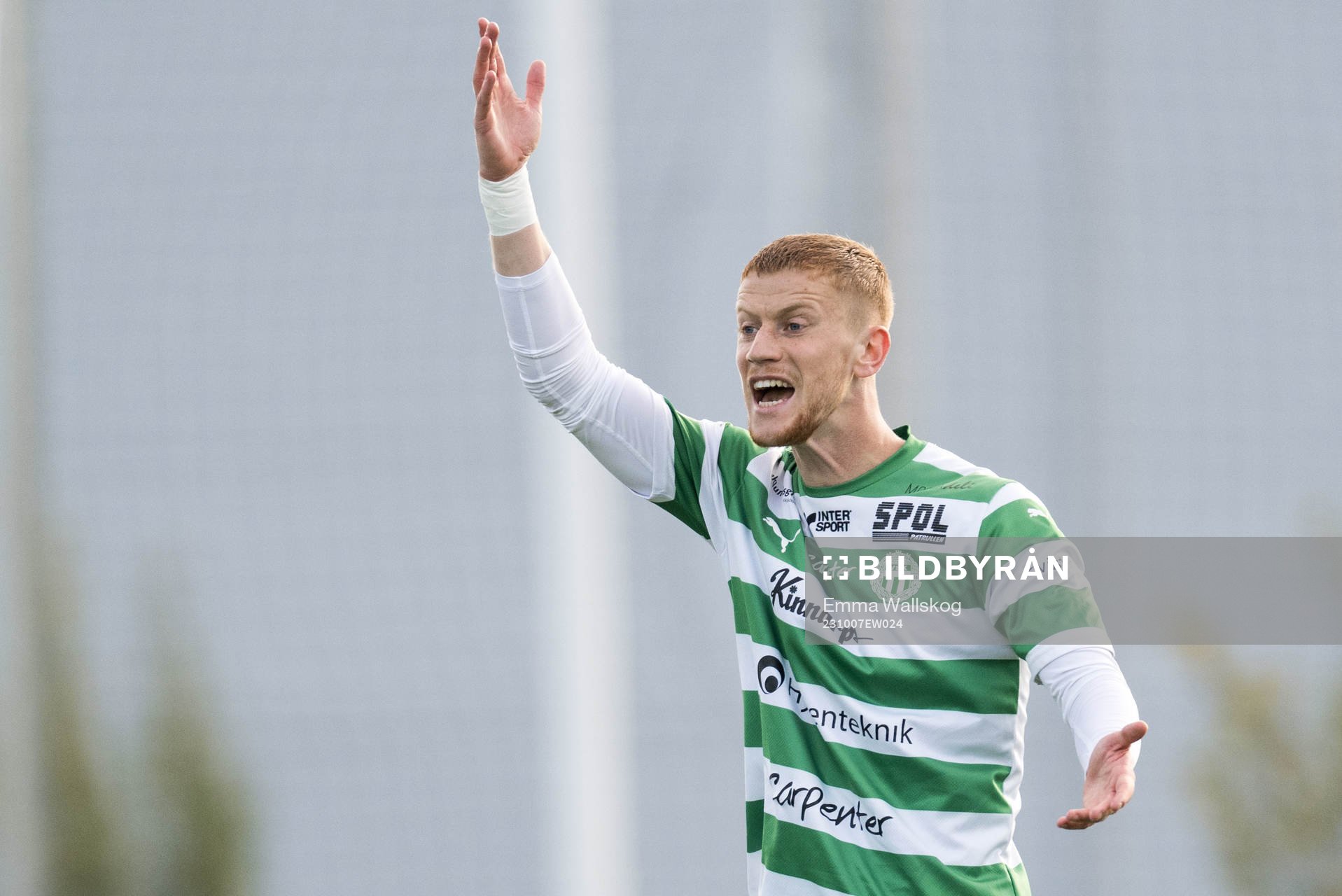 Västerås SKs Daniel Ask reagerar